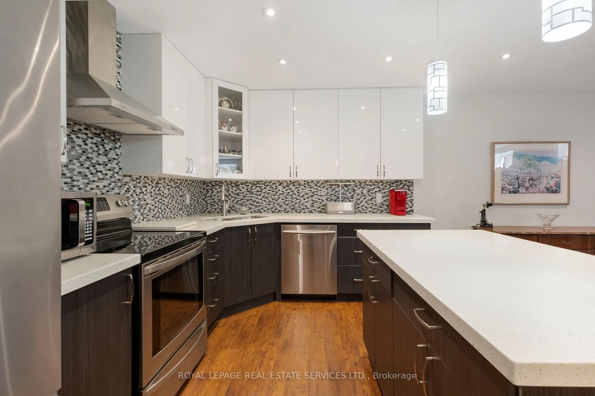 15 Westroyal Road