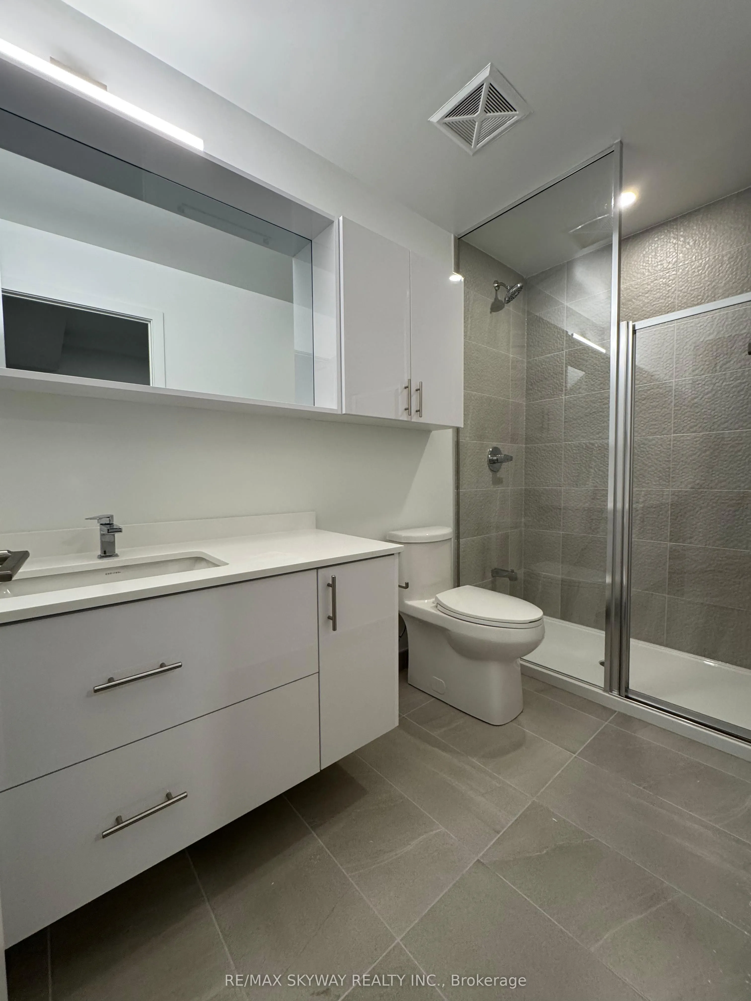 5105 Hurontario Street, #102