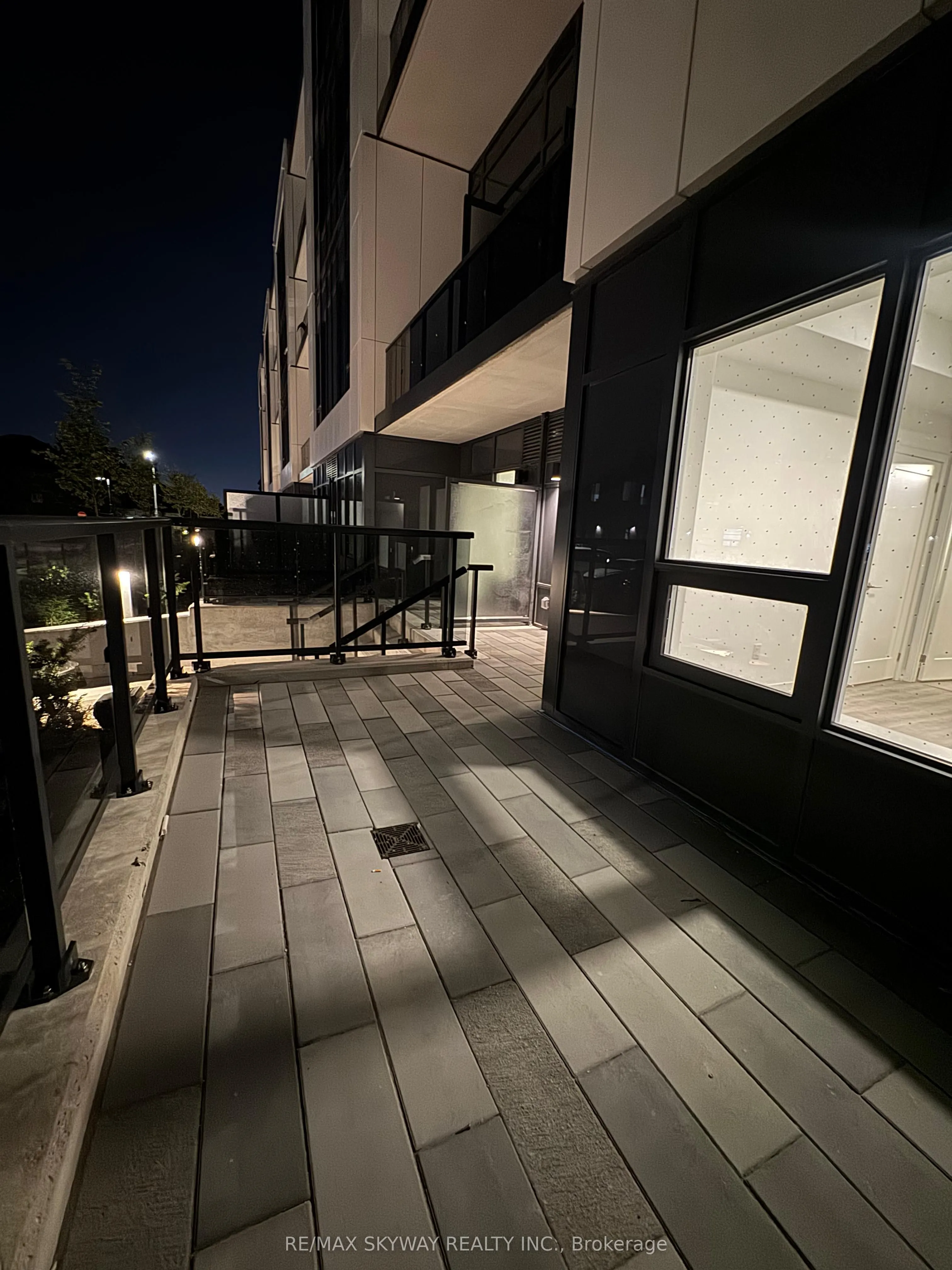 5105 Hurontario Street, #102