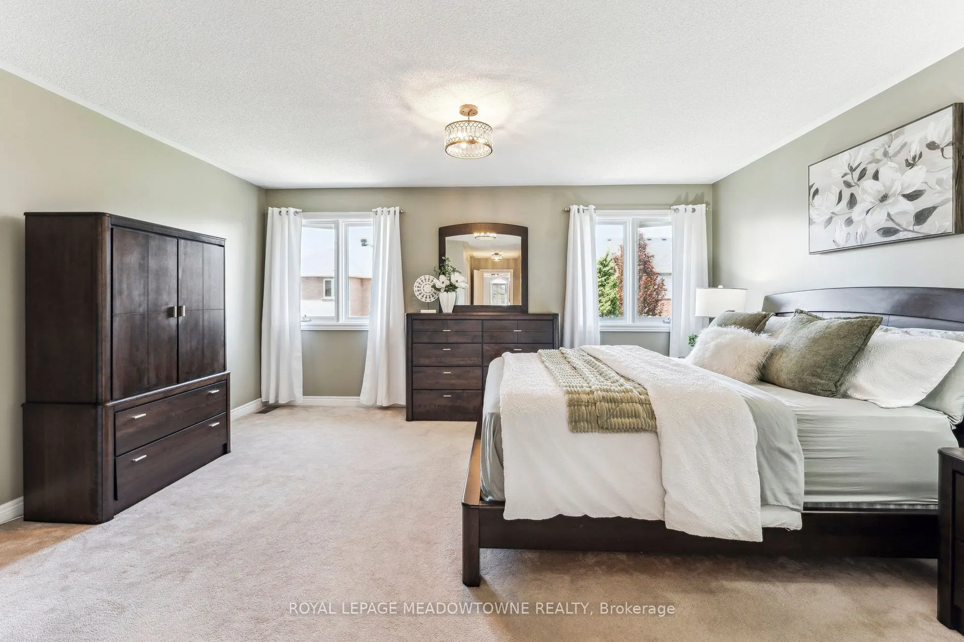 1186 Ezard Crescent
