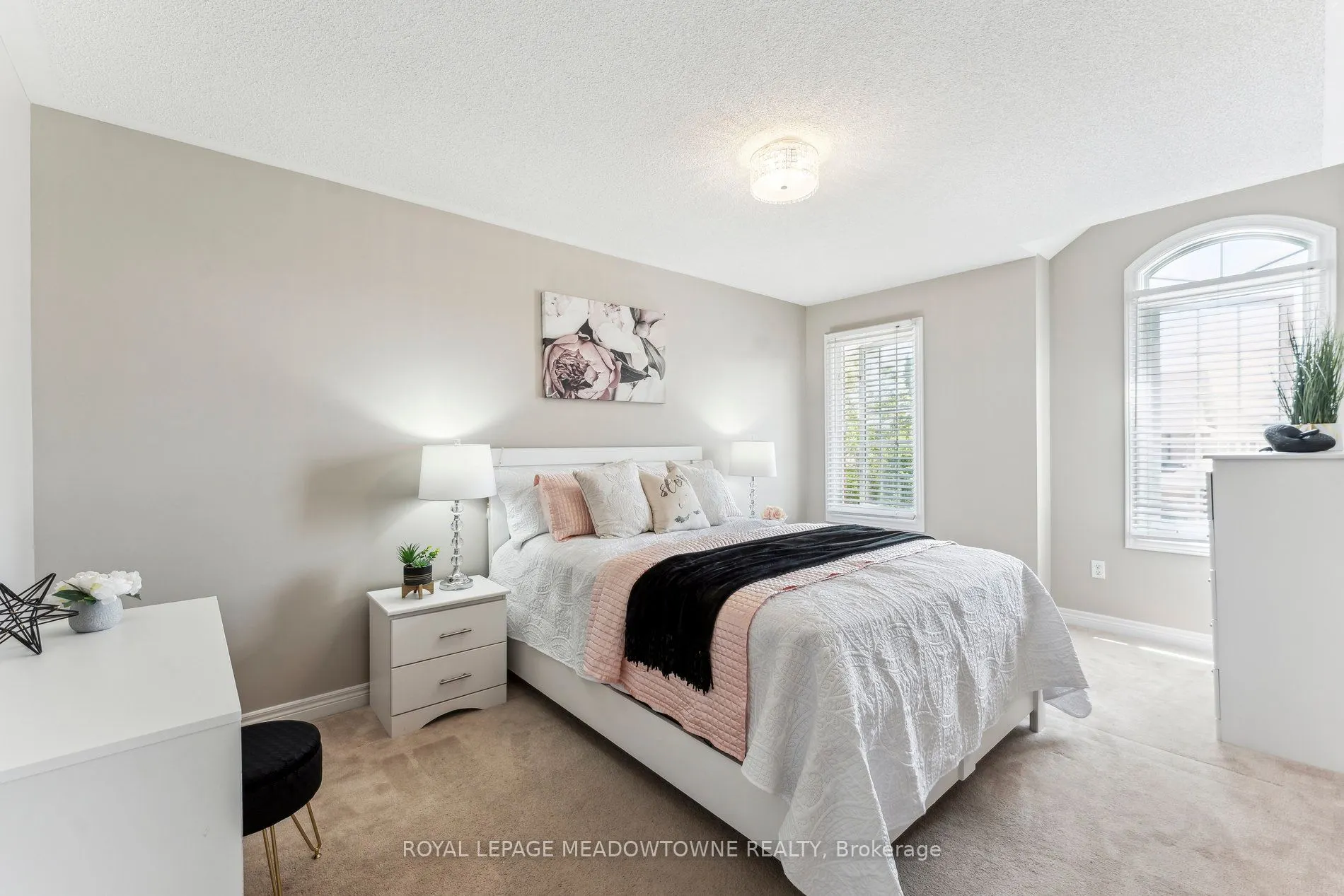 1186 Ezard Crescent