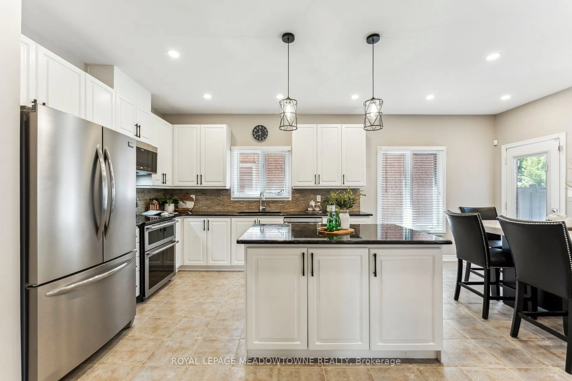 1186 Ezard Crescent