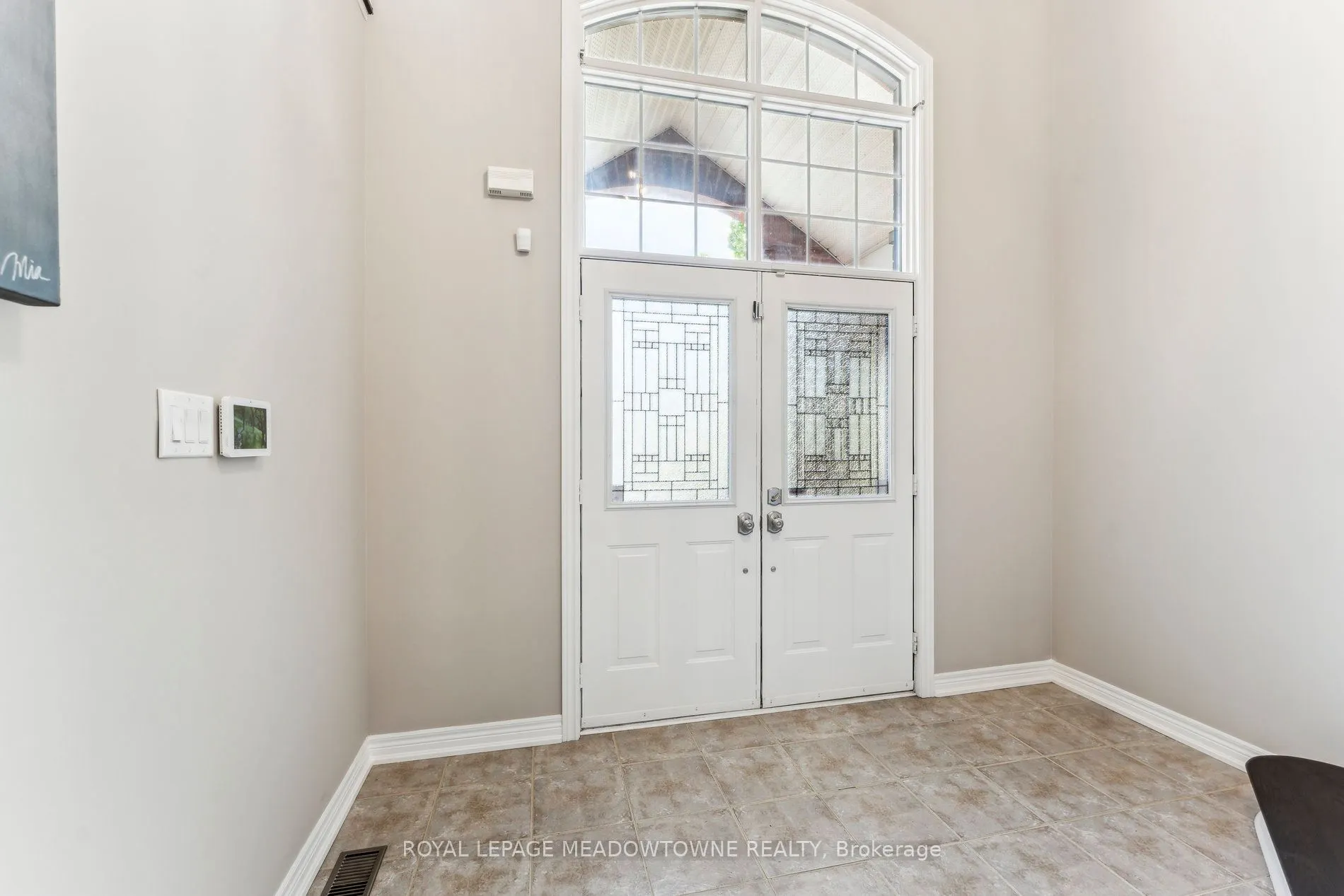 1186 Ezard Crescent