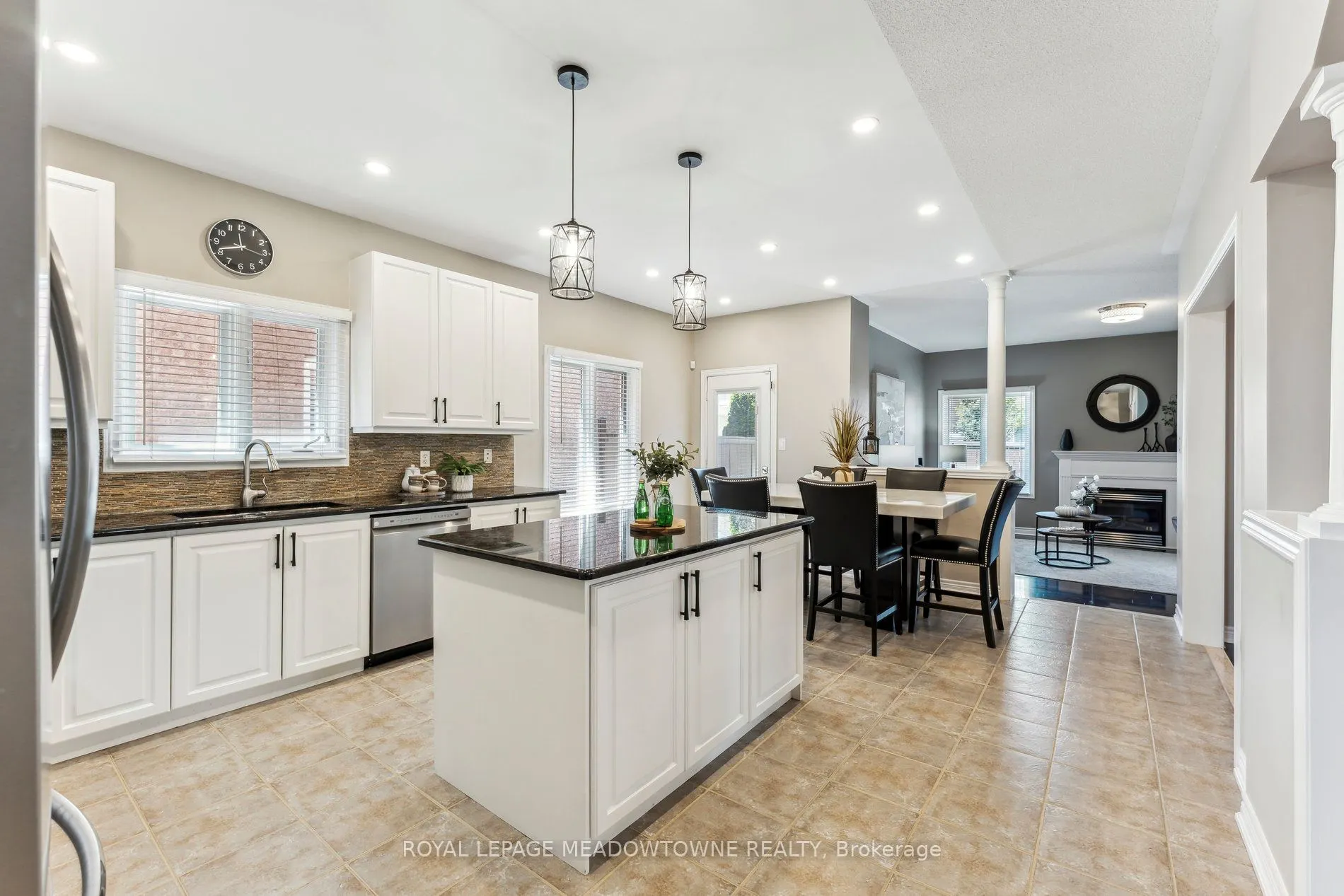 1186 Ezard Crescent