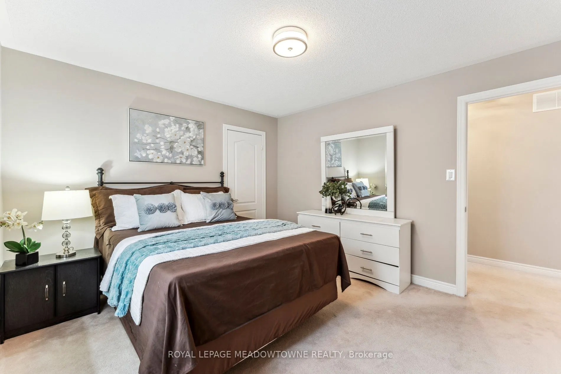 1186 Ezard Crescent