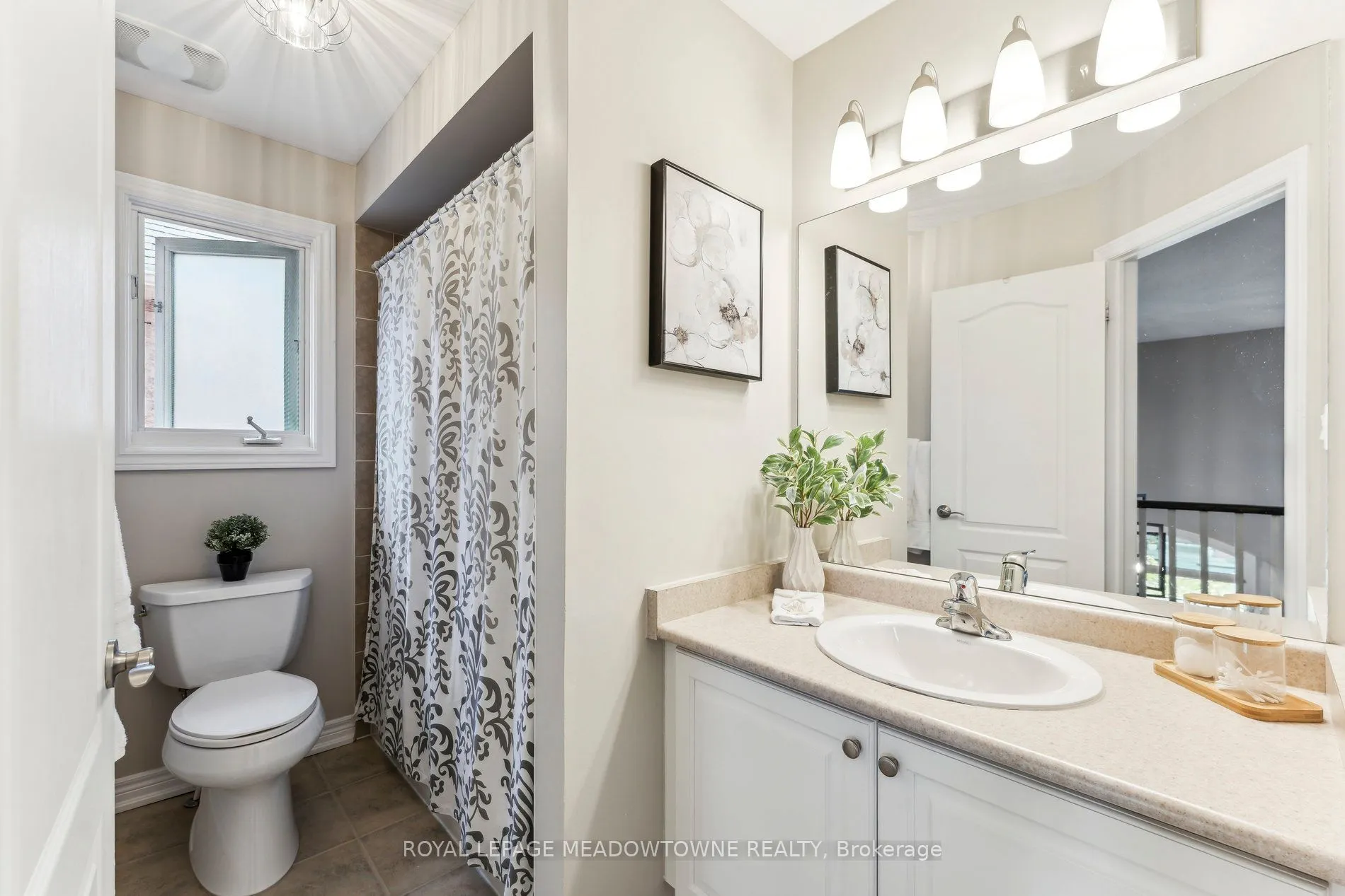 1186 Ezard Crescent