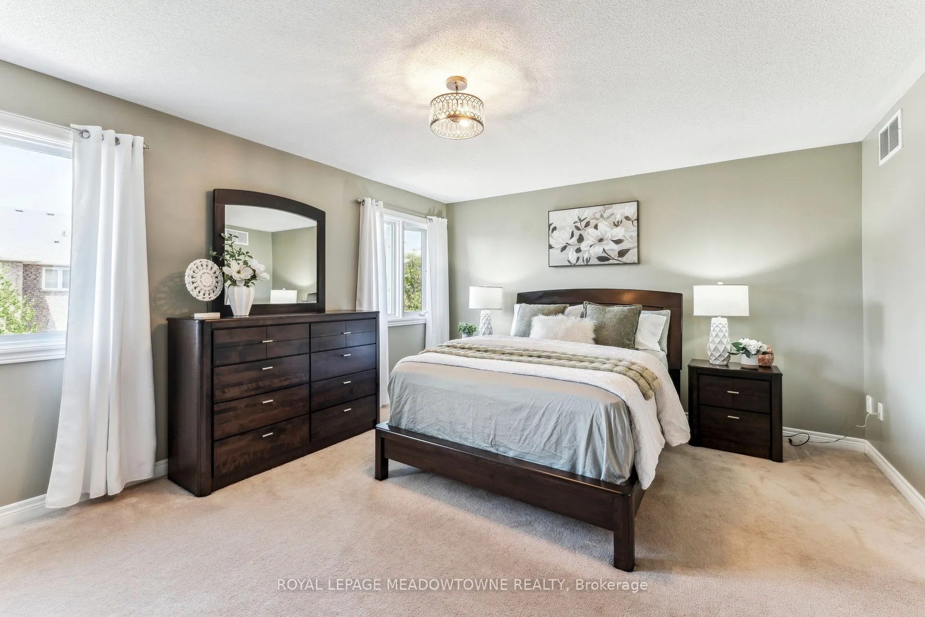1186 Ezard Crescent
