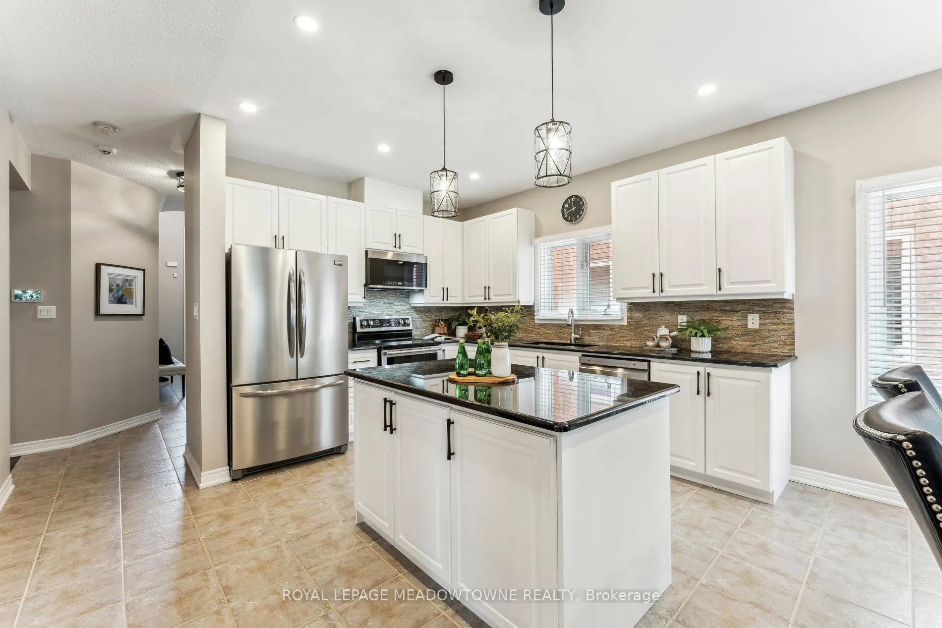 1186 Ezard Crescent