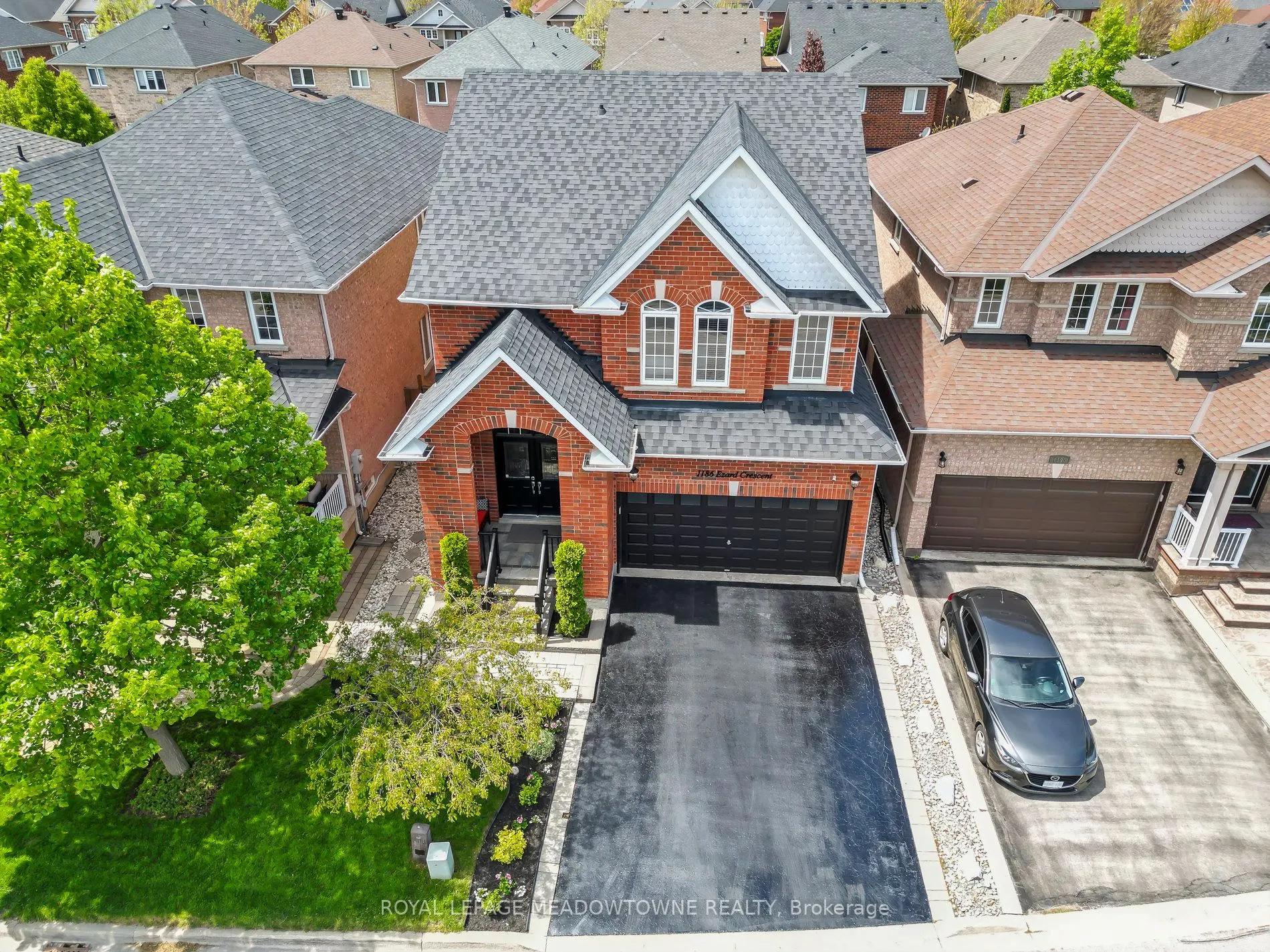 1186 Ezard Crescent