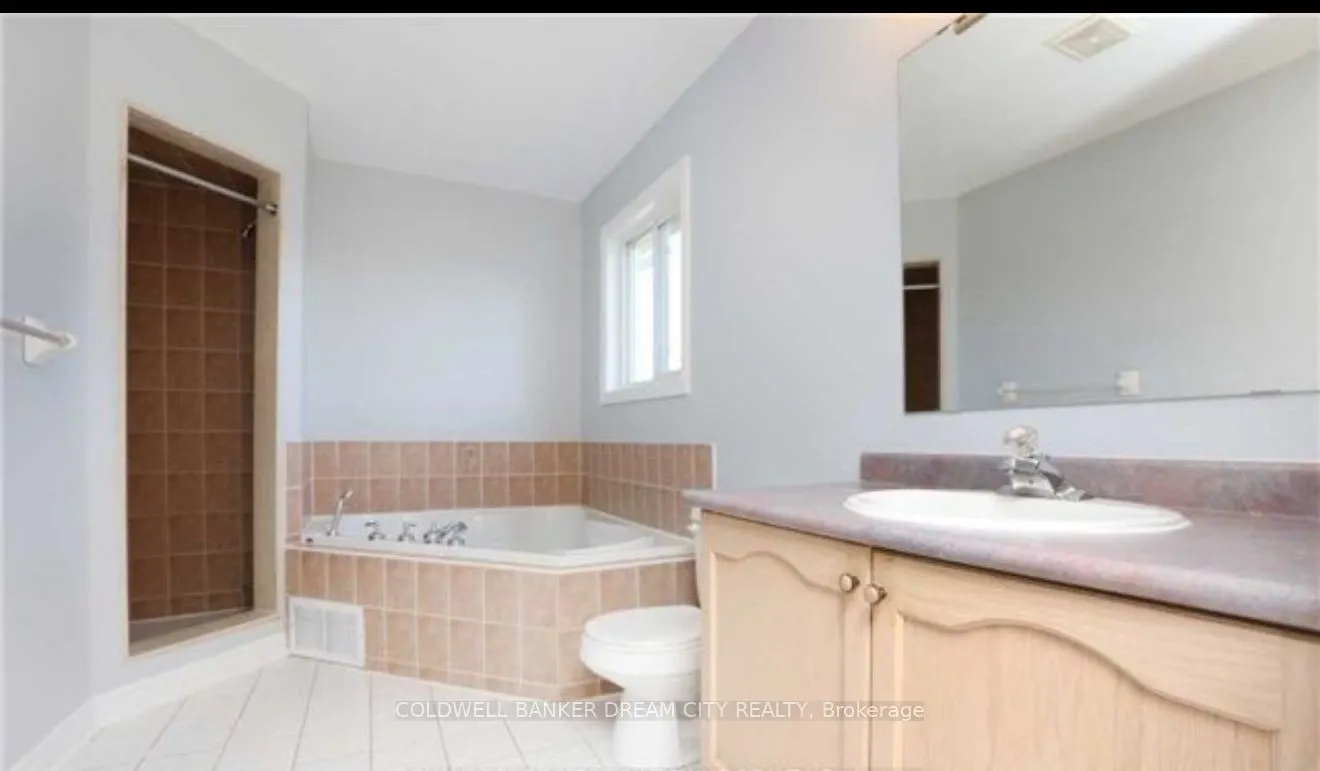 (Upper) 123 Woodvalley Drive