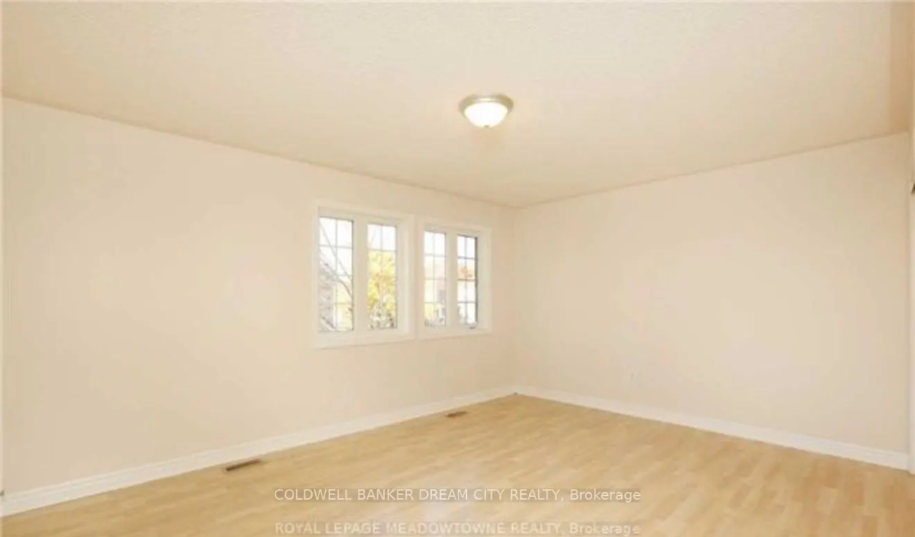 (Upper) 123 Woodvalley Drive
