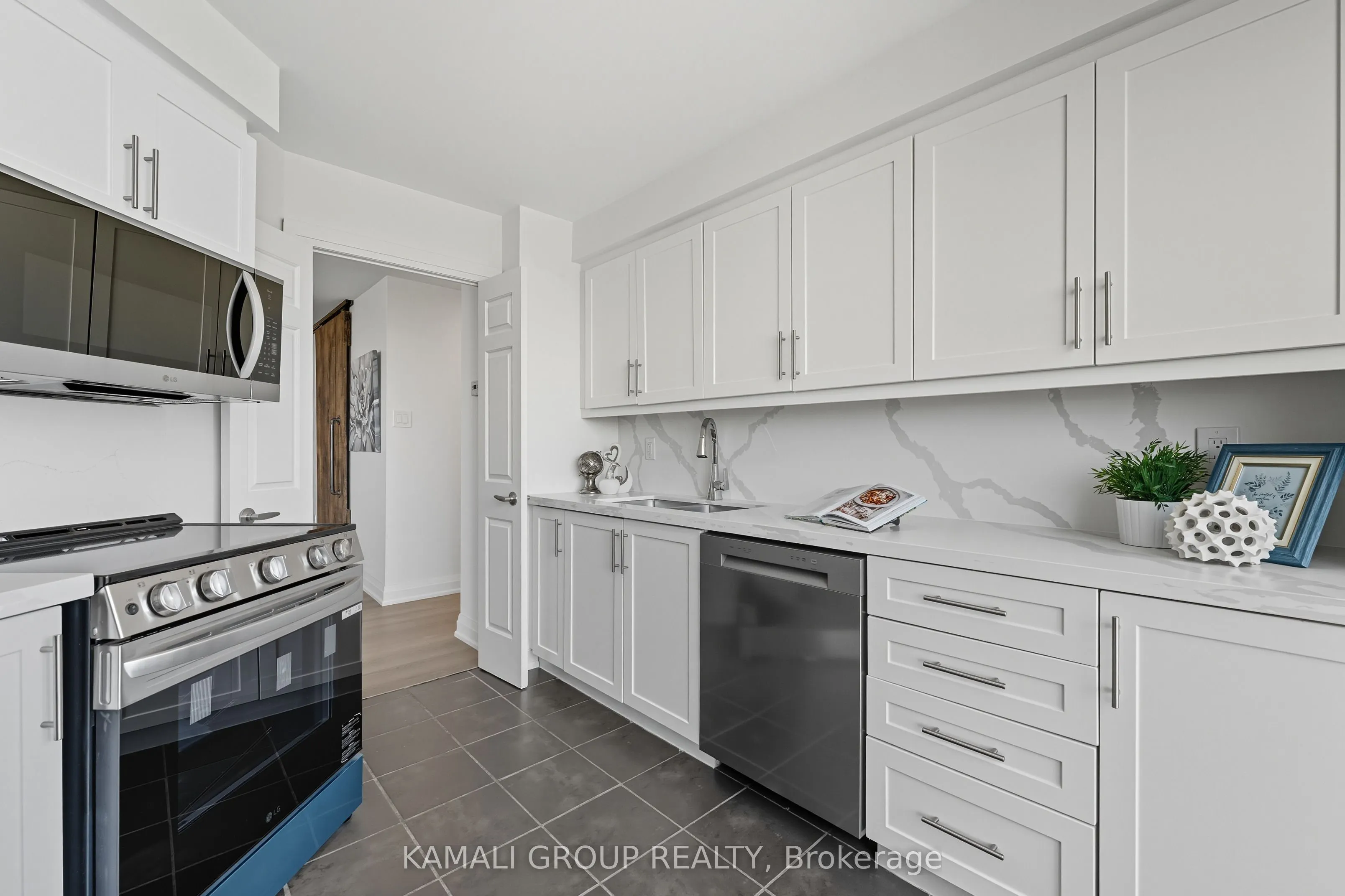 2285 Lake Shore Boulevard W, #1405