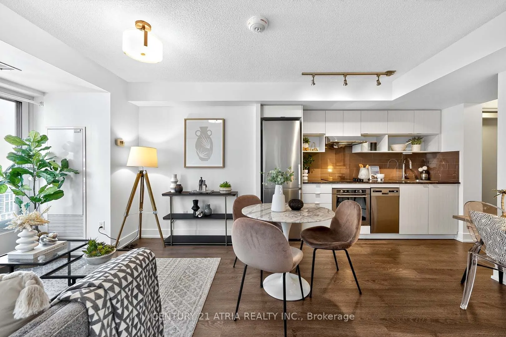 7 Mabelle Avenue, #1805
