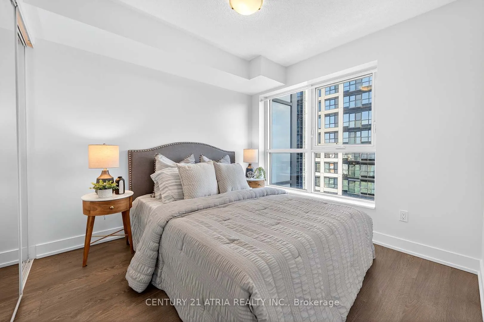 7 Mabelle Avenue, #1805