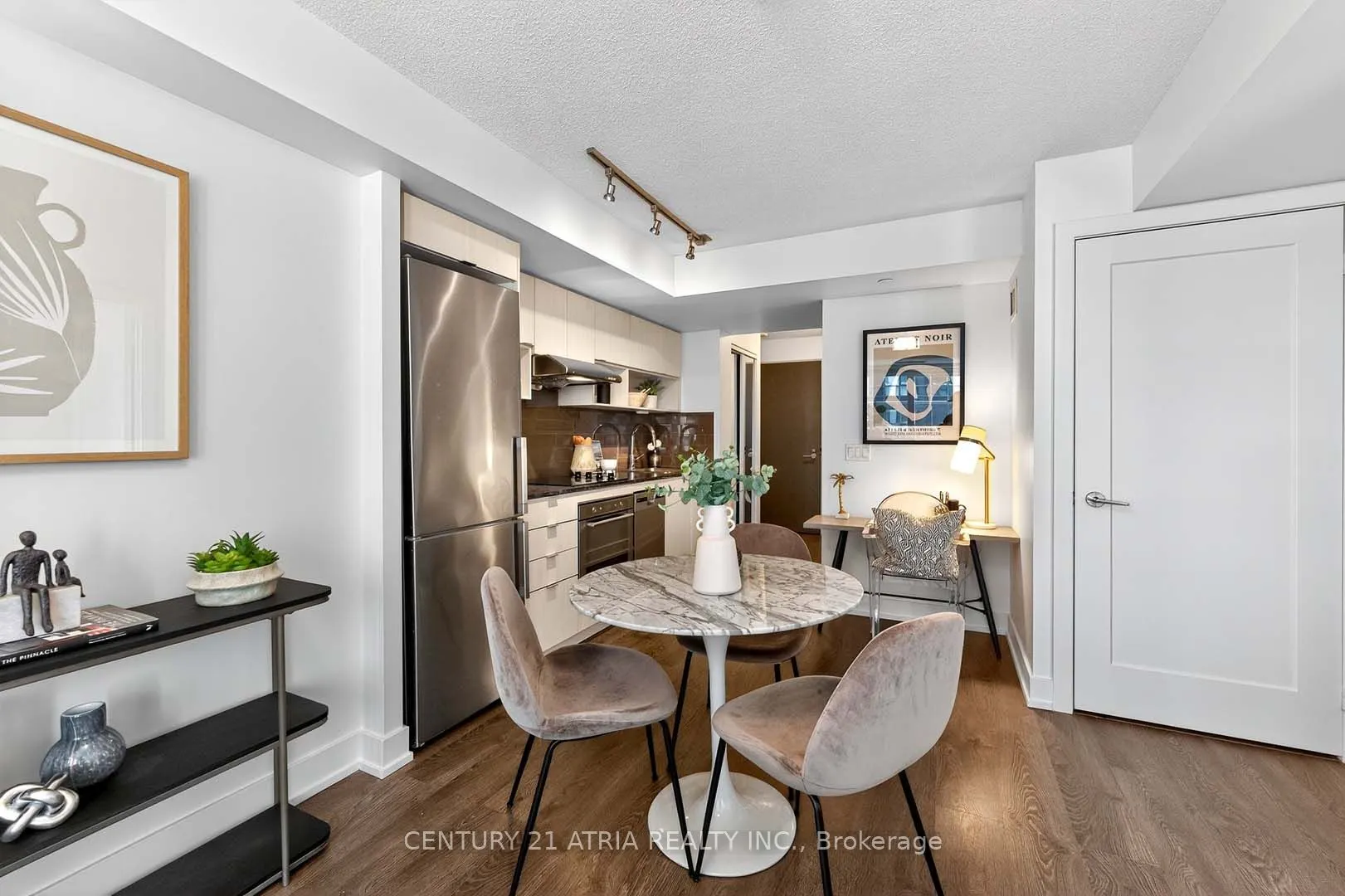 7 Mabelle Avenue, #1805