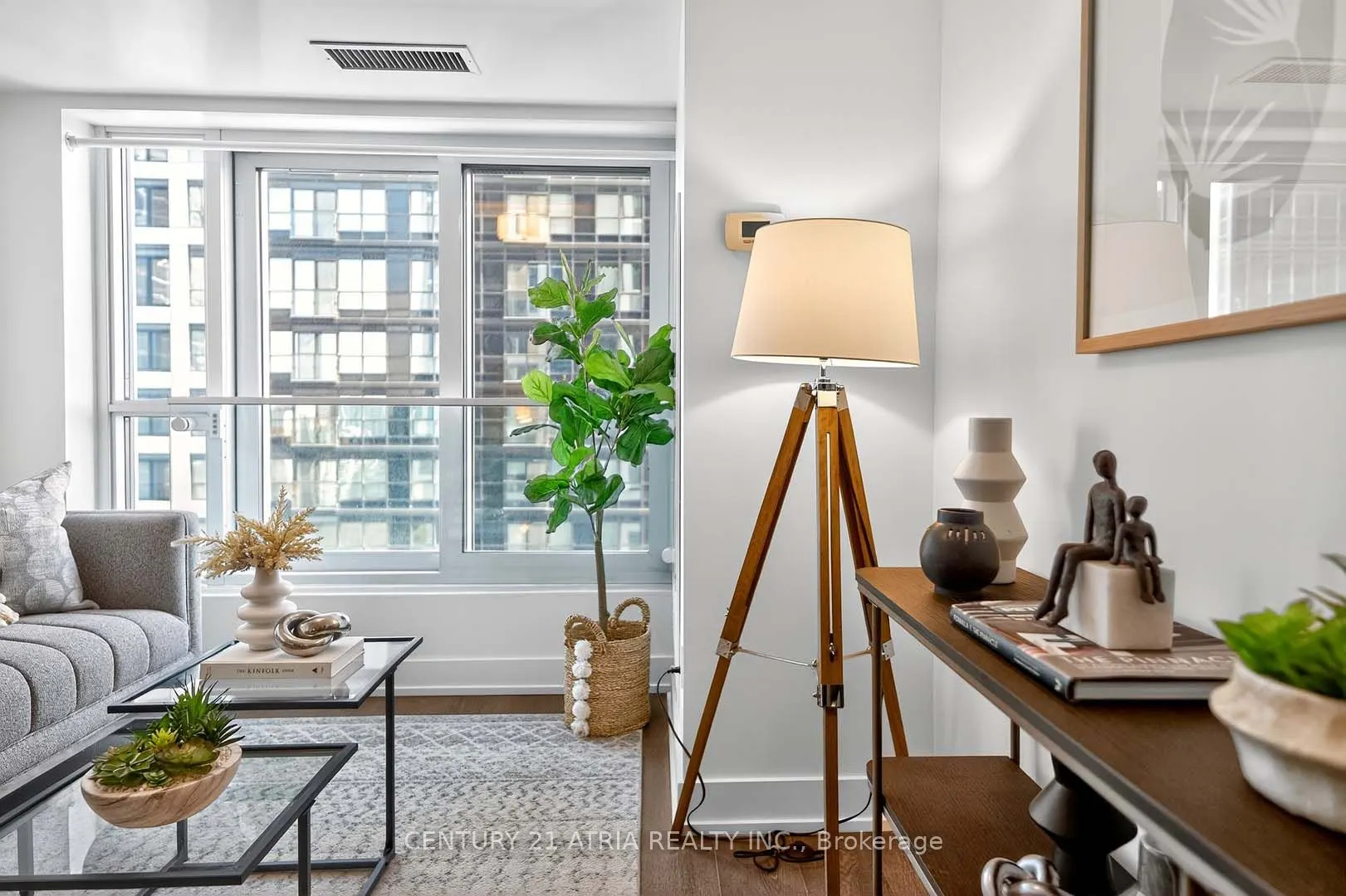 7 Mabelle Avenue, #1805