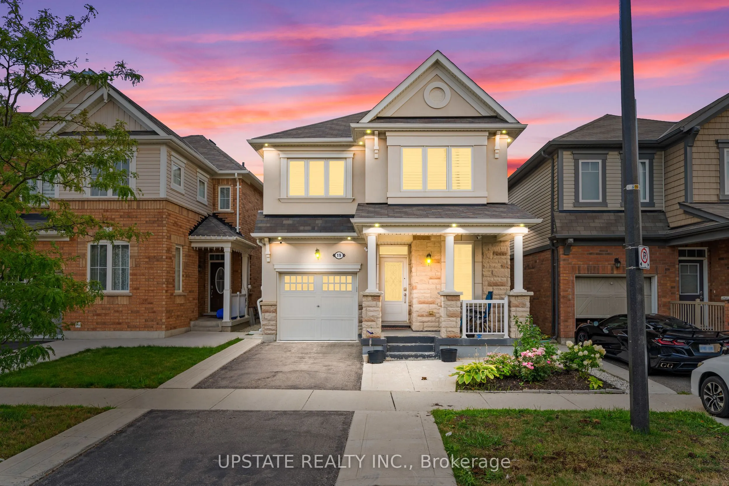 19 Troyer Street