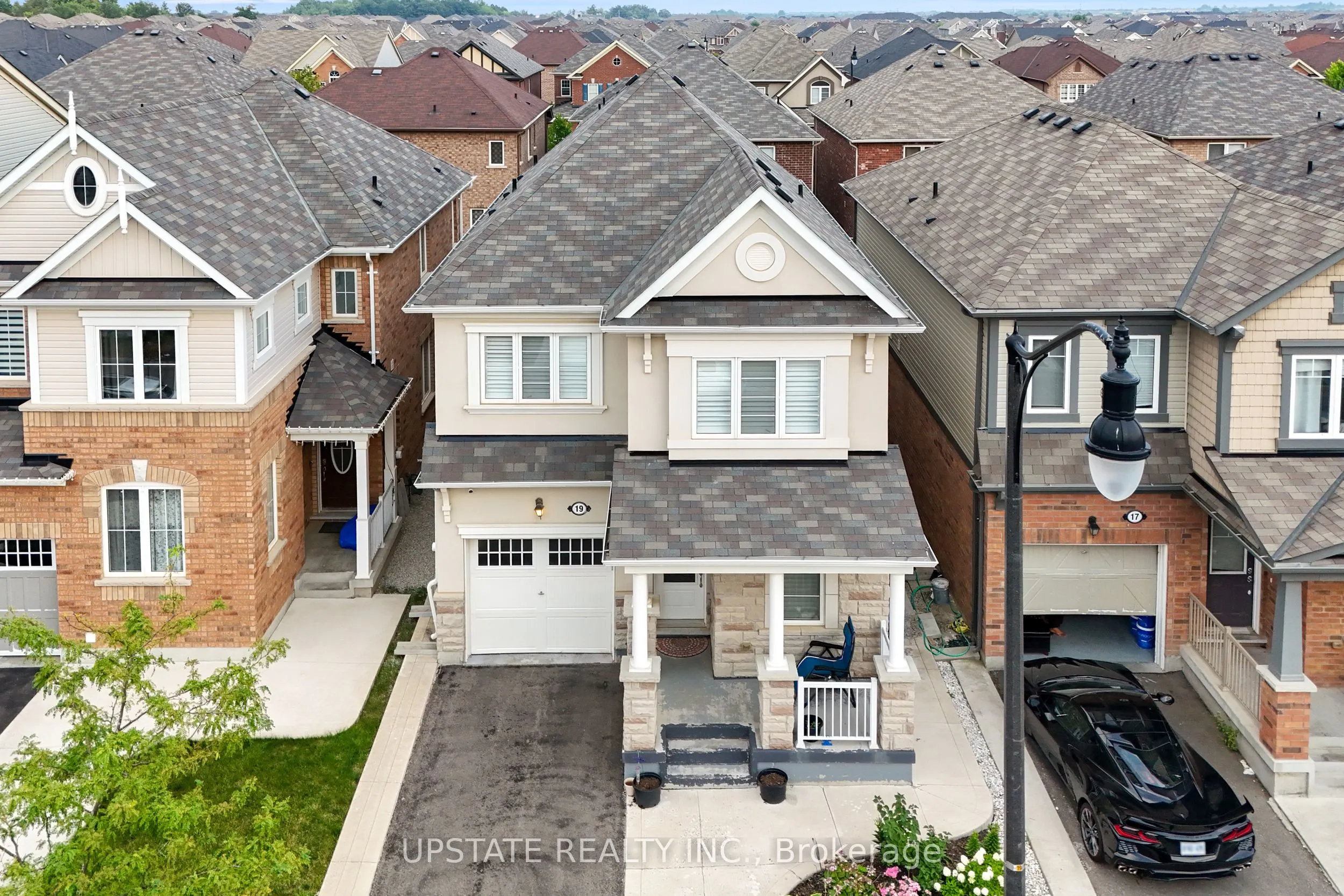 19 Troyer Street