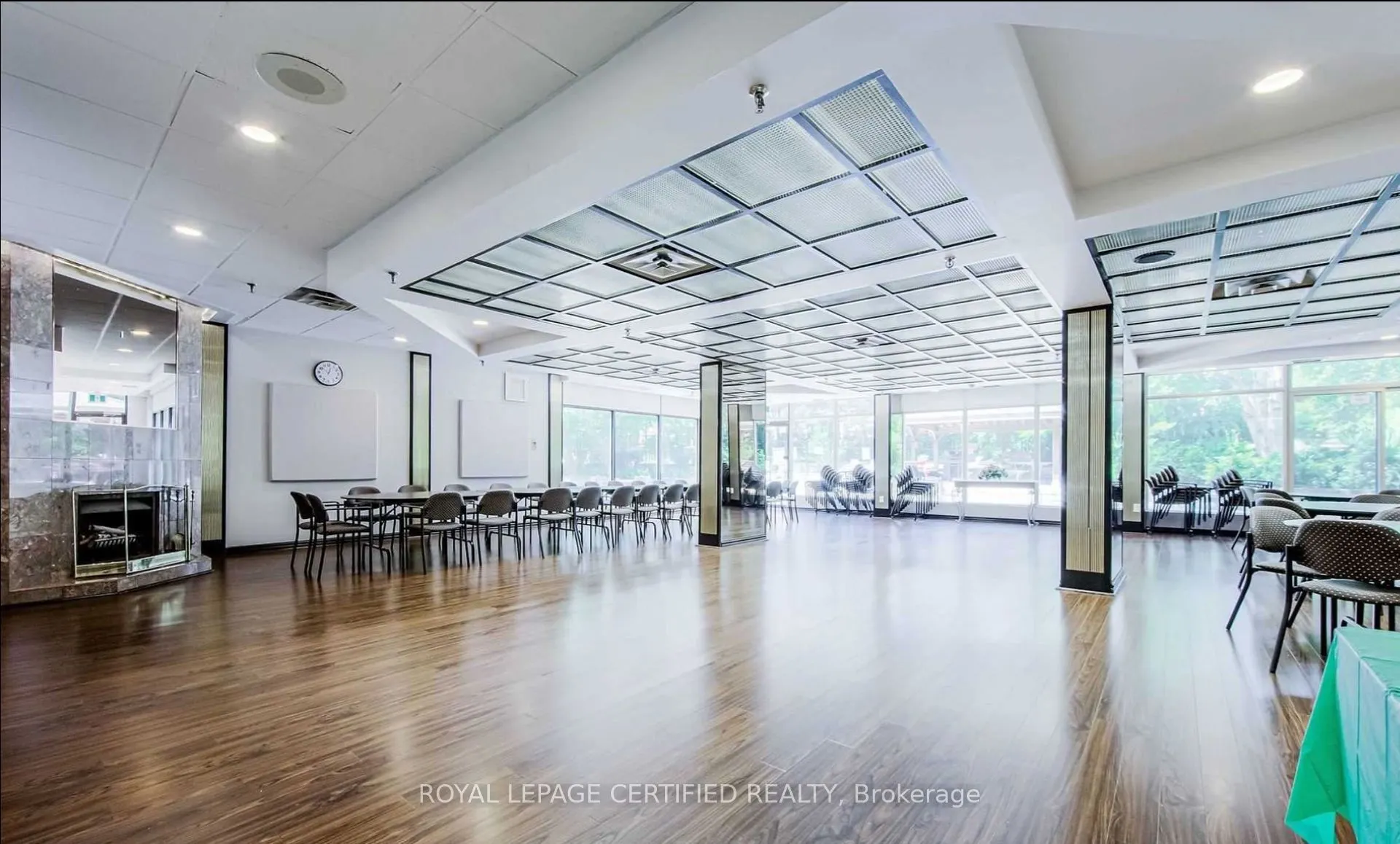 20 Cherrytree Drive, #PH2