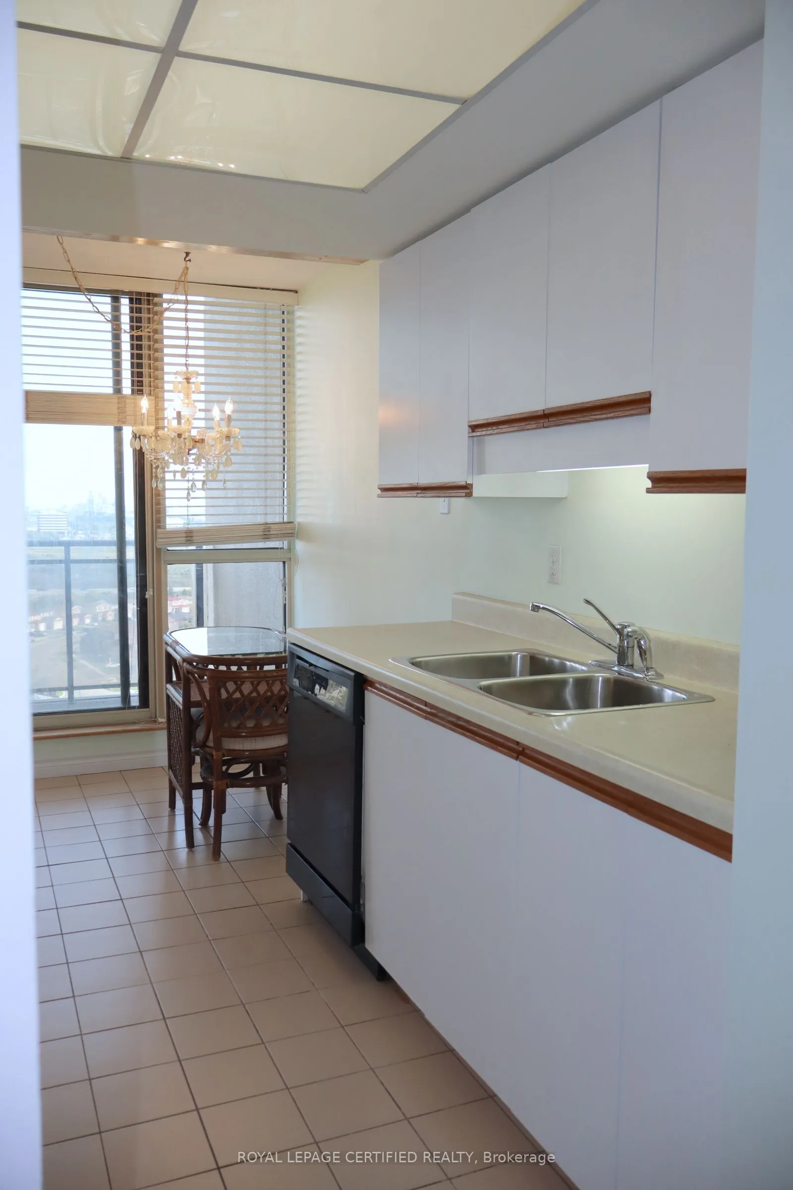 20 Cherrytree Drive, #PH2