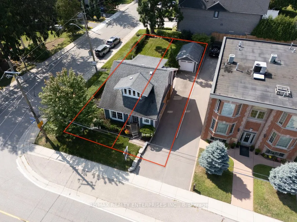 44 Mississauga Road N
