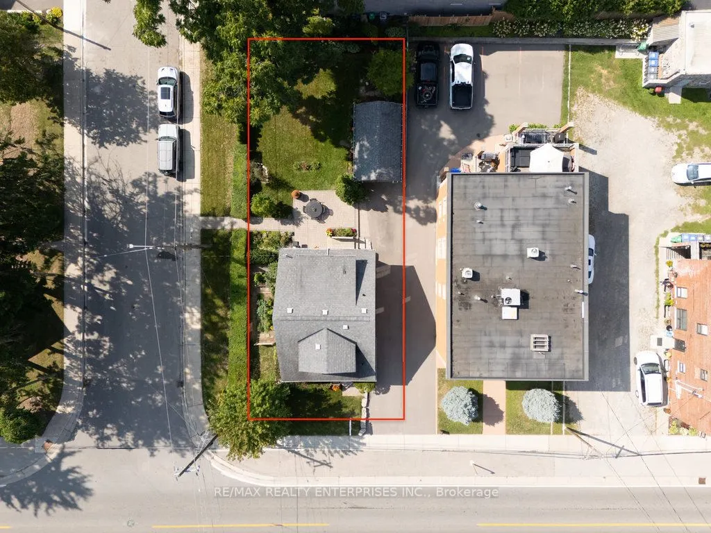 44 Mississauga Road N