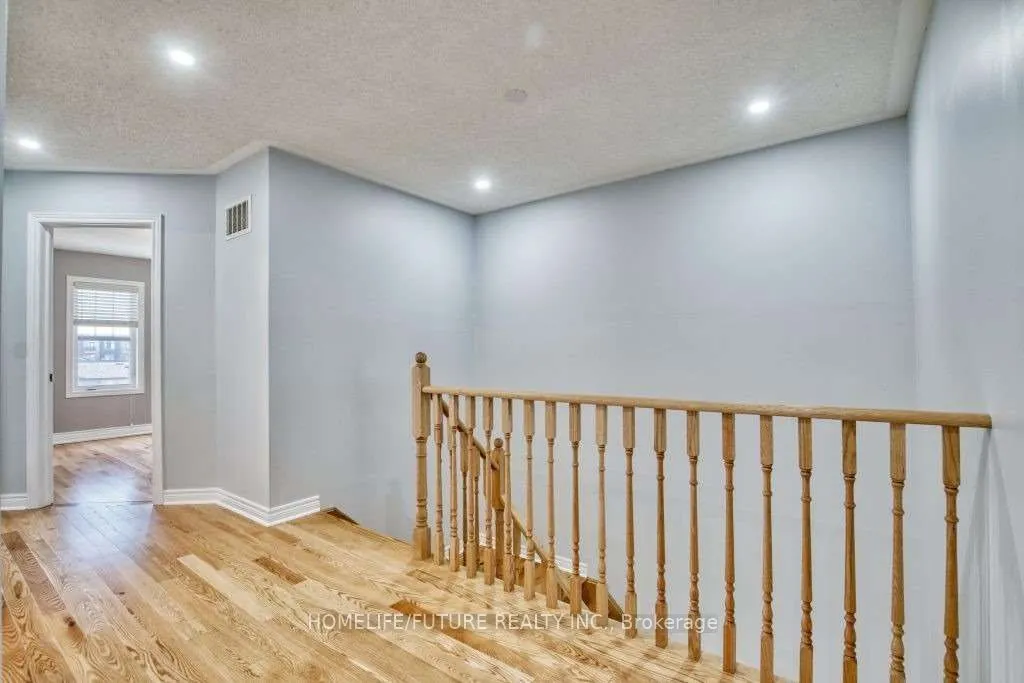 9 Merrybrook Trail, #Main(Upper Unit)