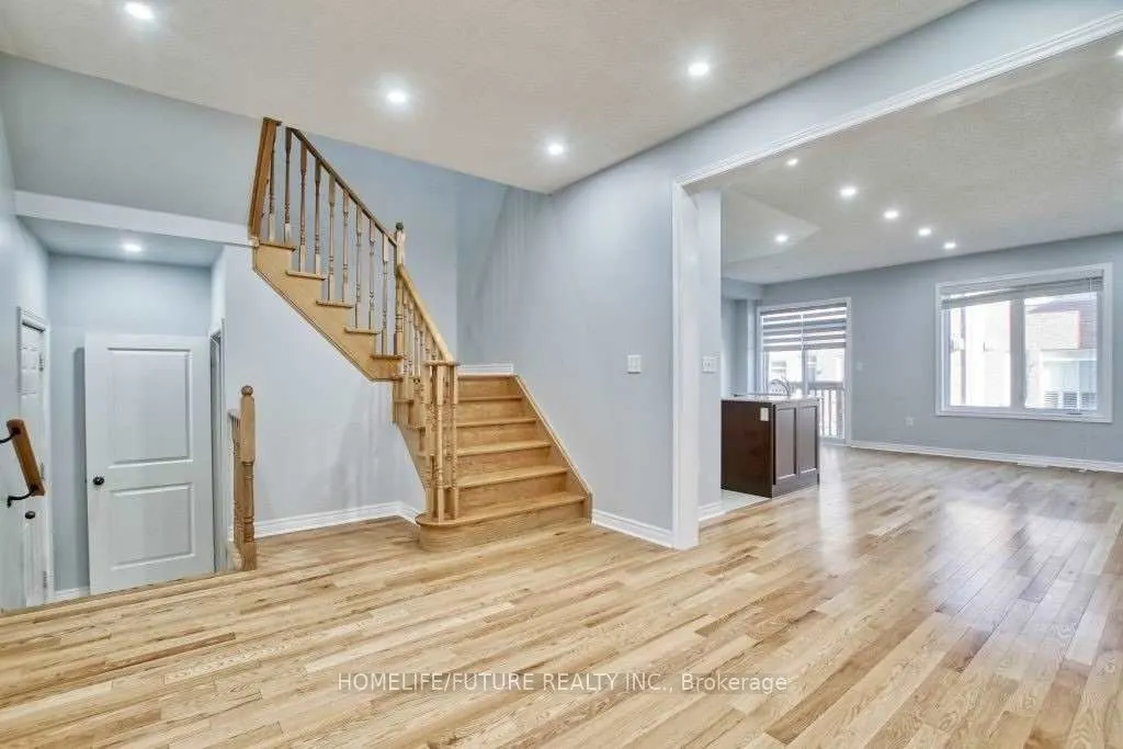 9 Merrybrook Trail, #Main(Upper Unit)