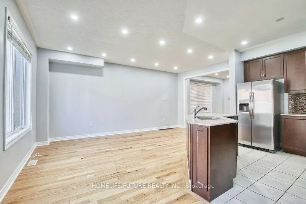 9 Merrybrook Trail, #Main(Upper Unit)