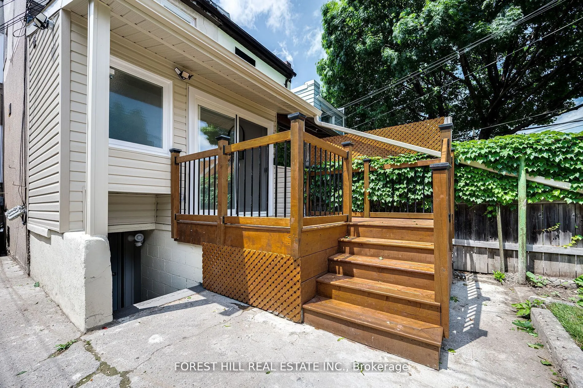 123 Laughton Avenue