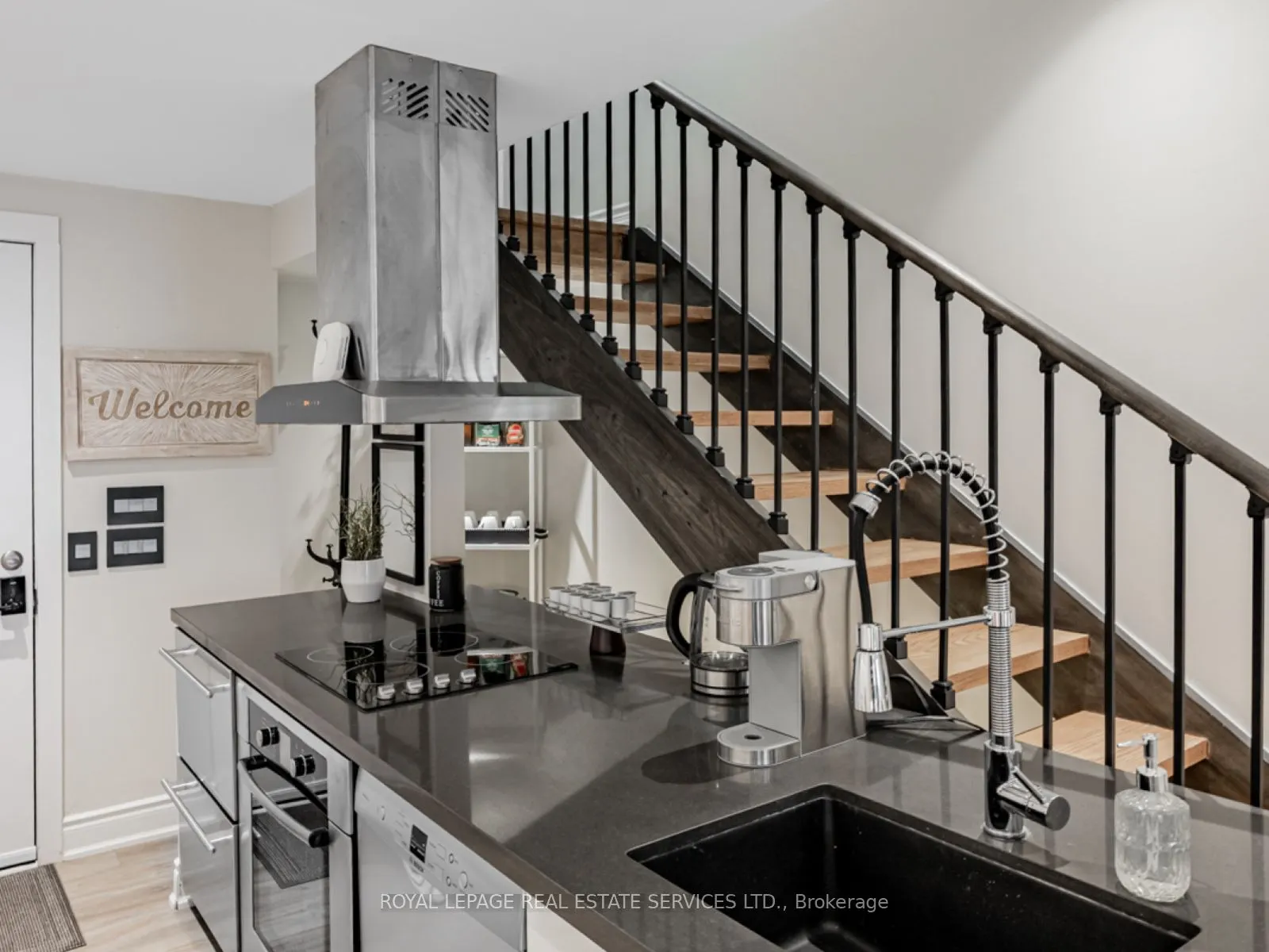 105 Harbourview Crescent