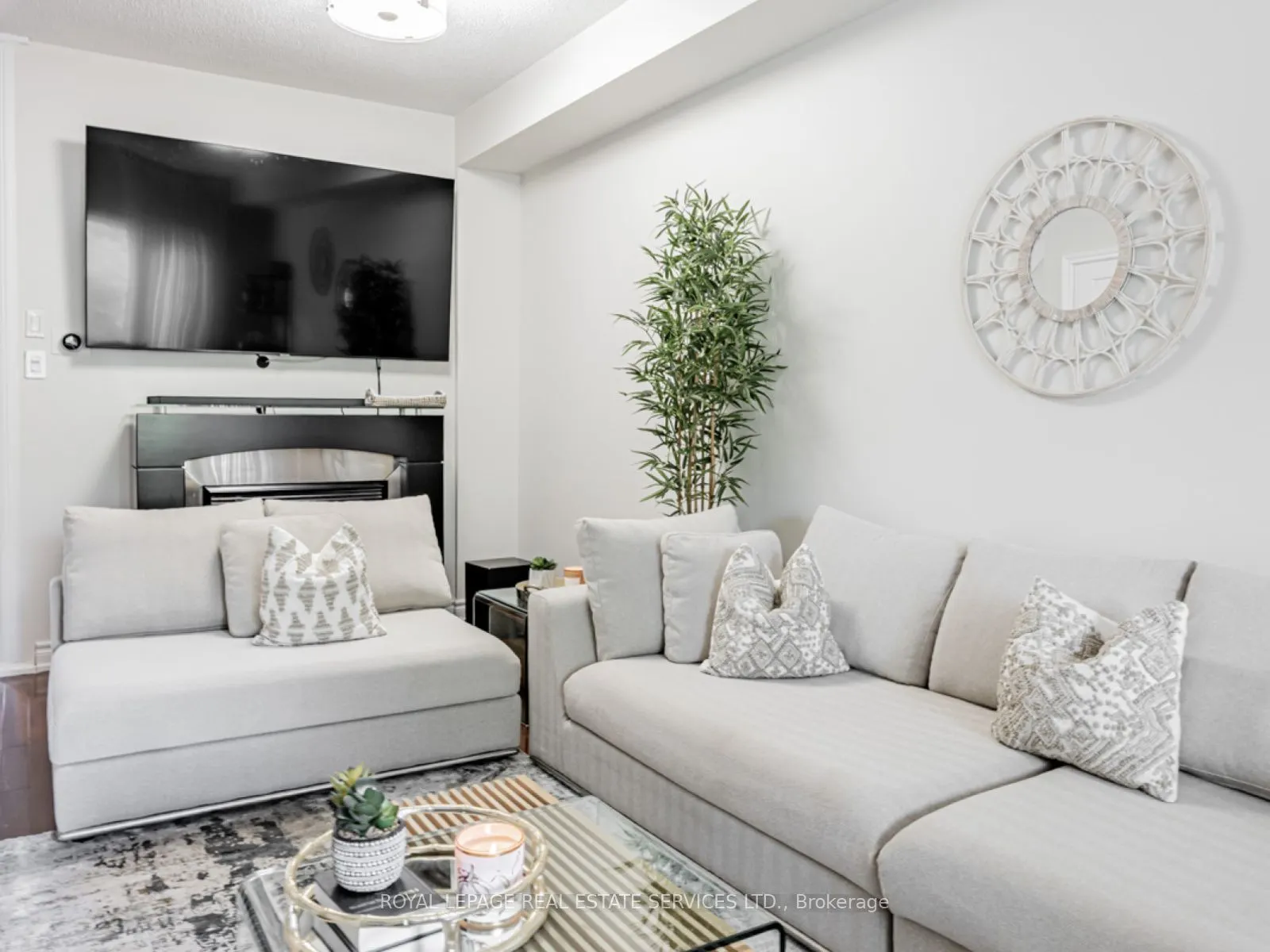 105 Harbourview Crescent