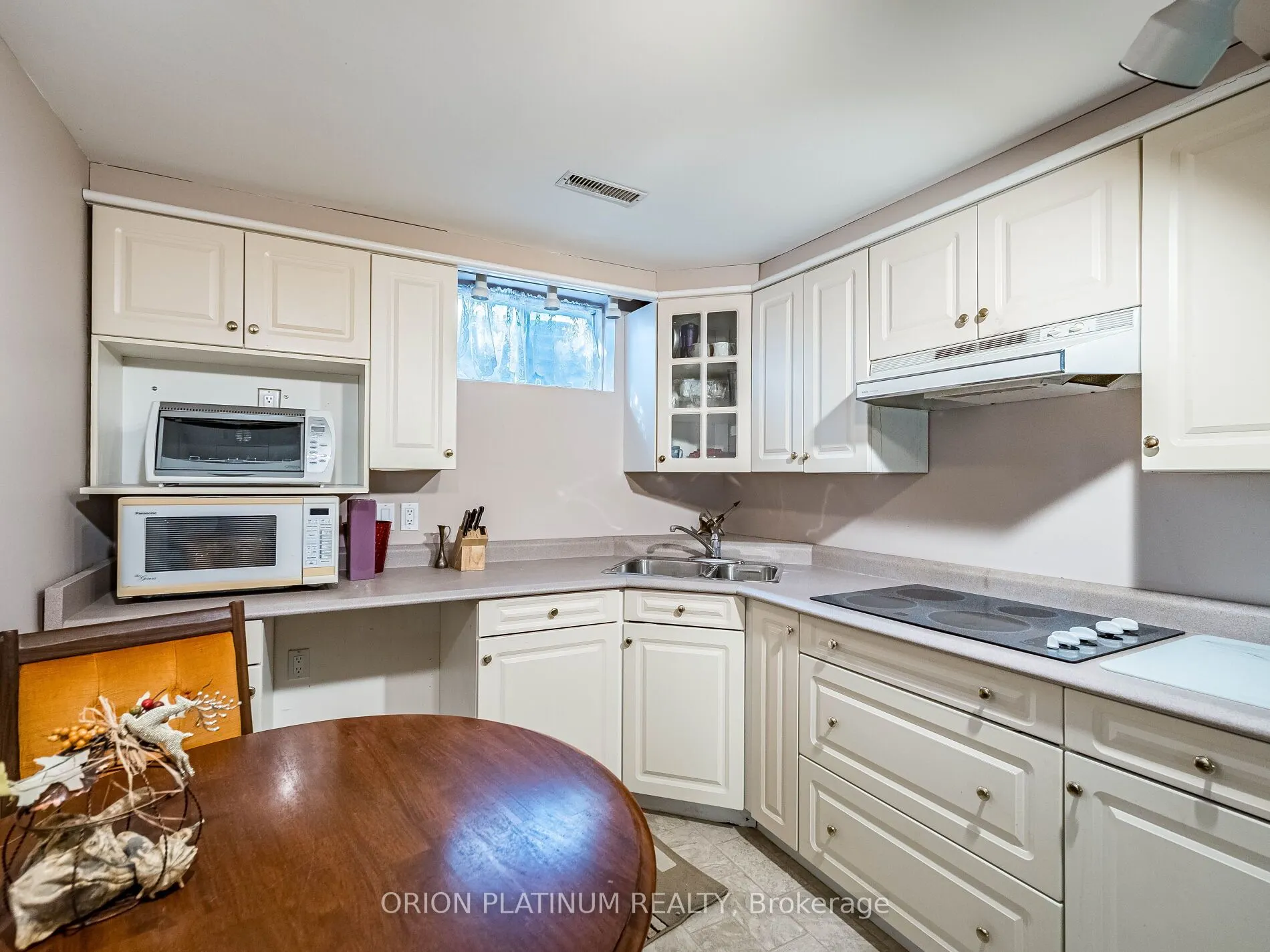 3636 Pitch Pine Crescent