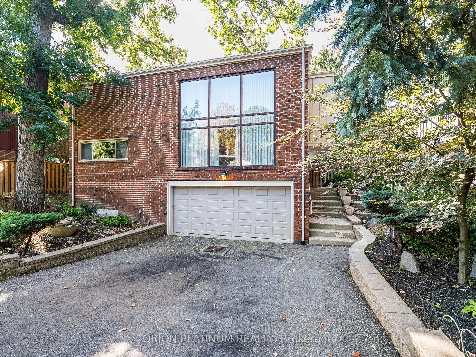 3636 Pitch Pine Crescent