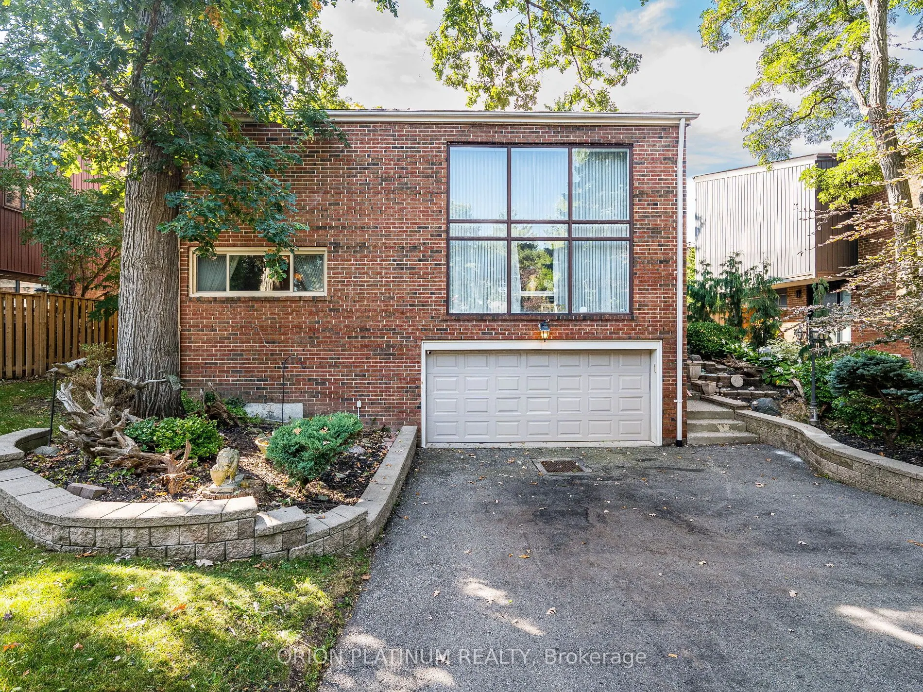 3636 Pitch Pine Crescent