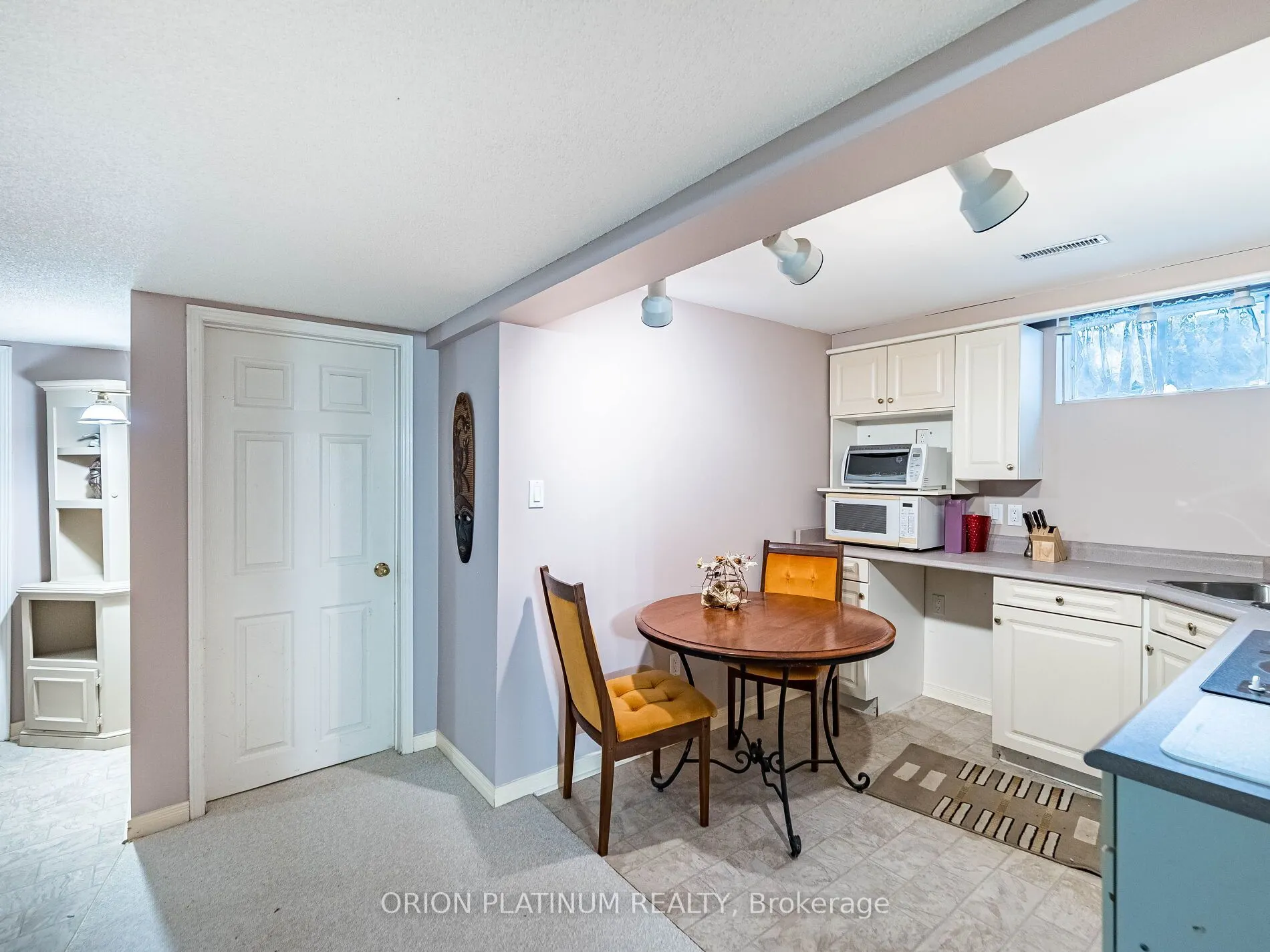 3636 Pitch Pine Crescent