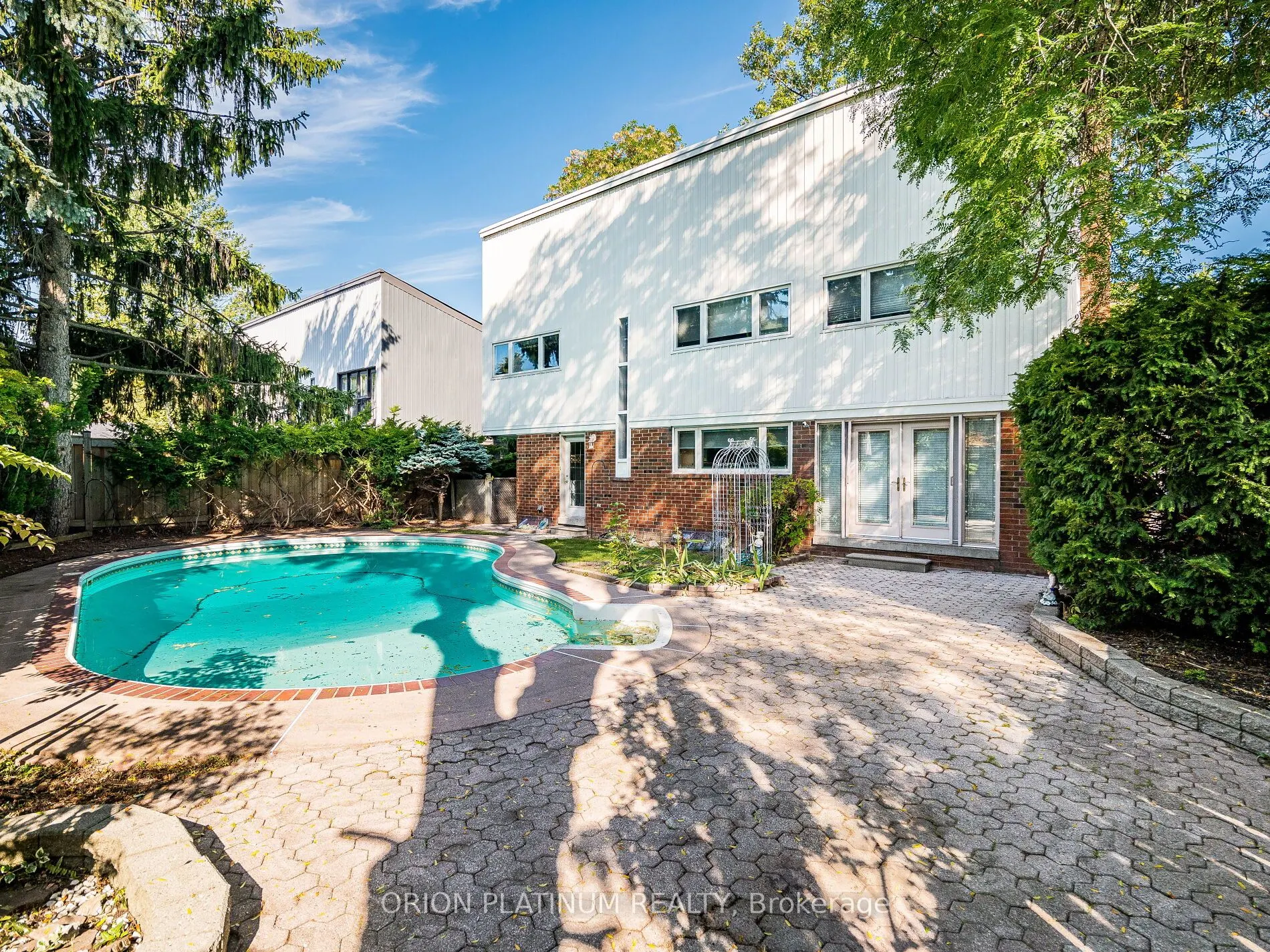 3636 Pitch Pine Crescent
