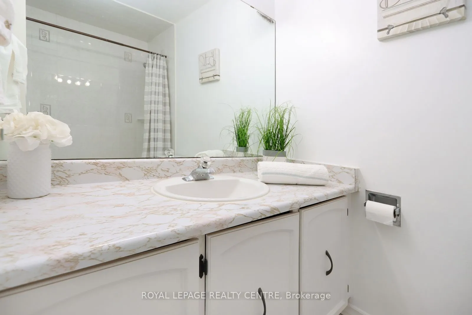 1055 Dundas Street E, #183