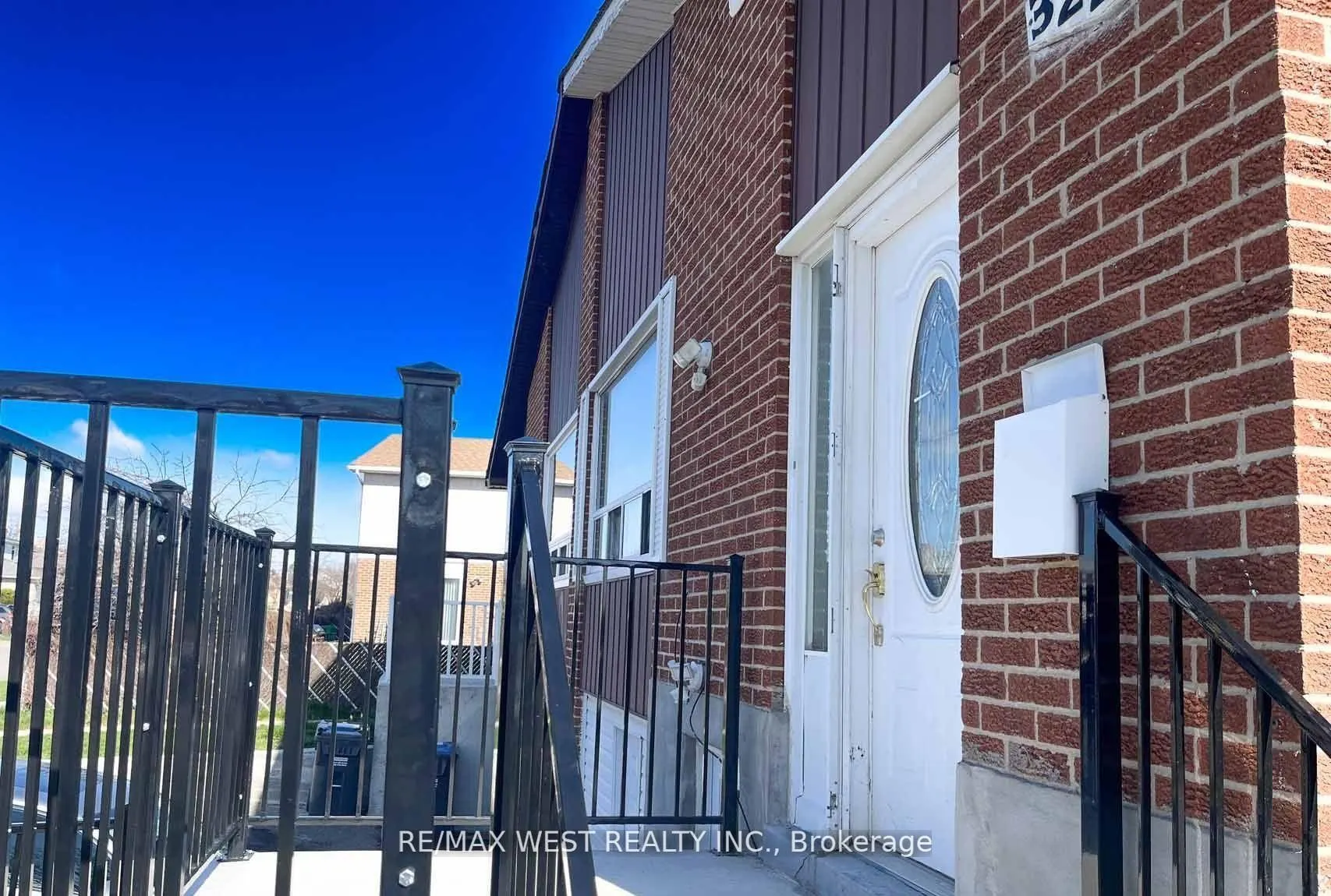 322 Hansen Road, ##Upper