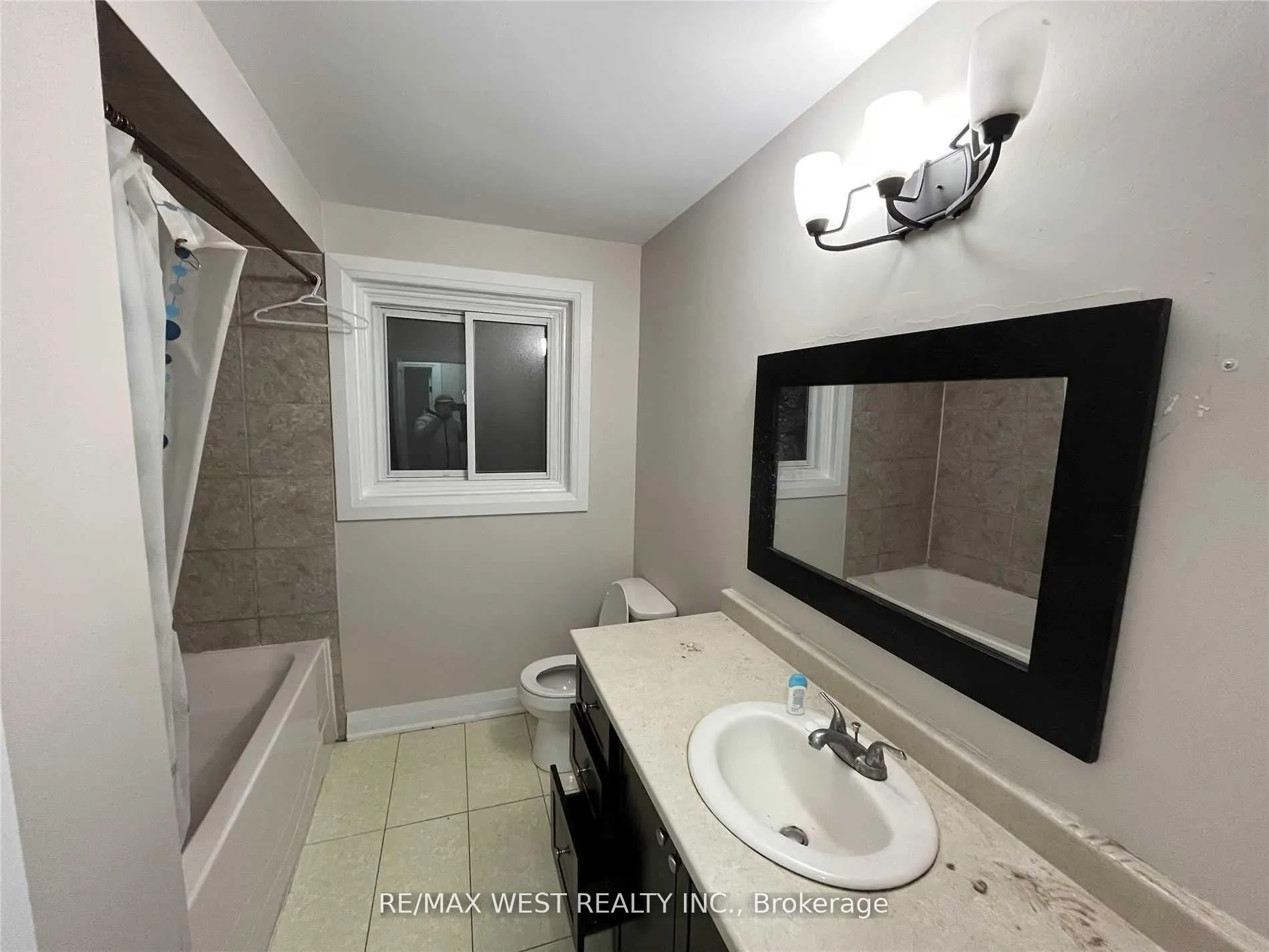 322 Hansen Road, ##Upper