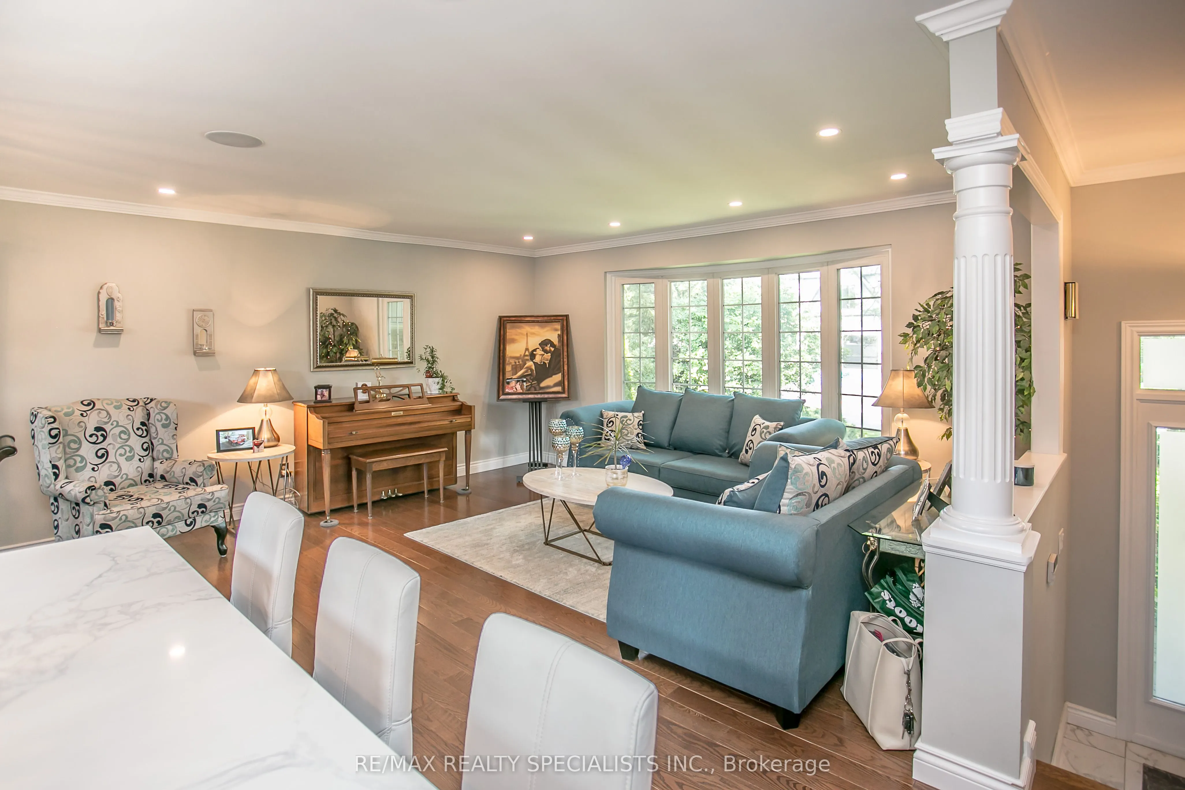 2422 Ventura Drive