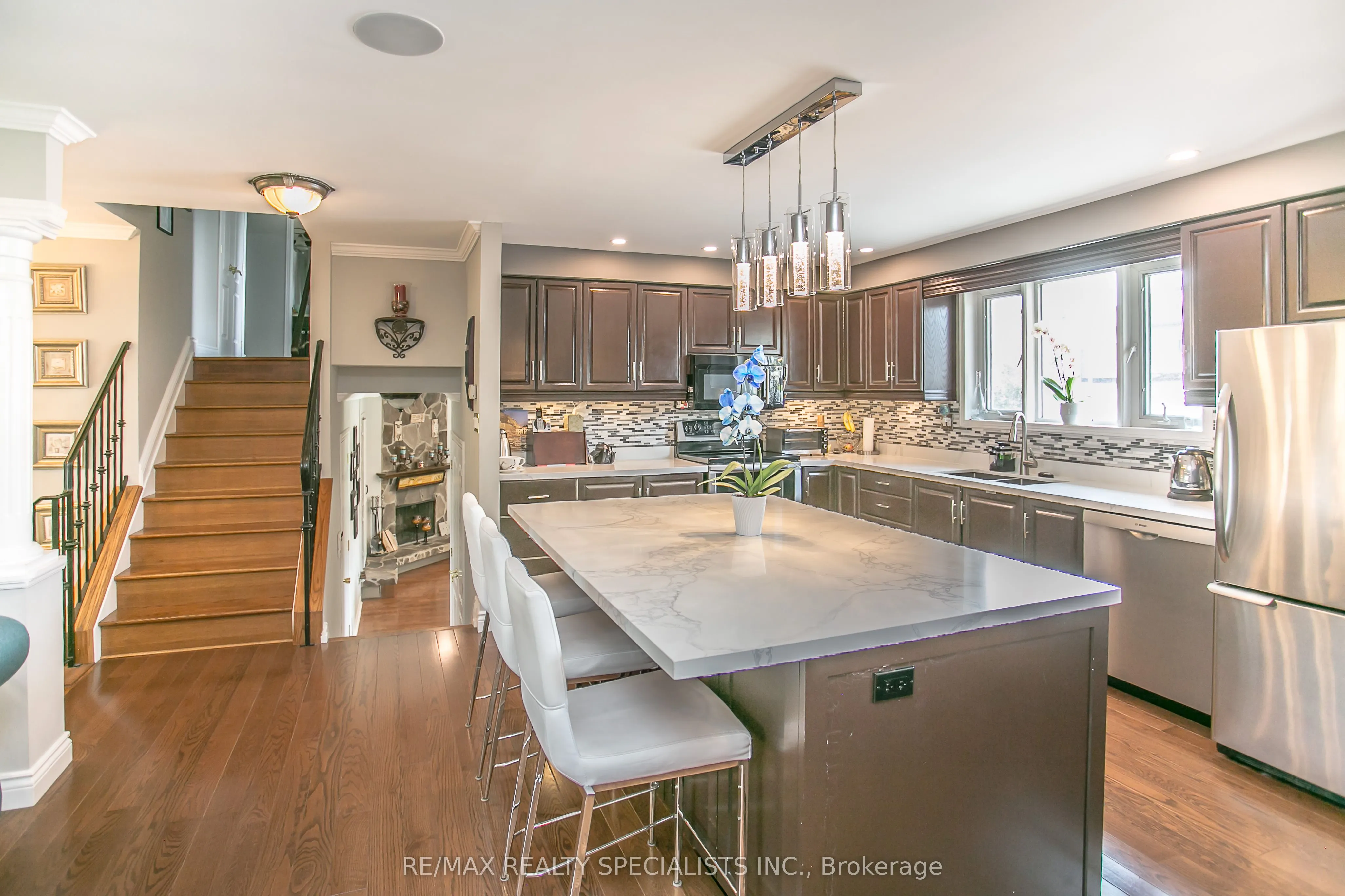 2422 Ventura Drive
