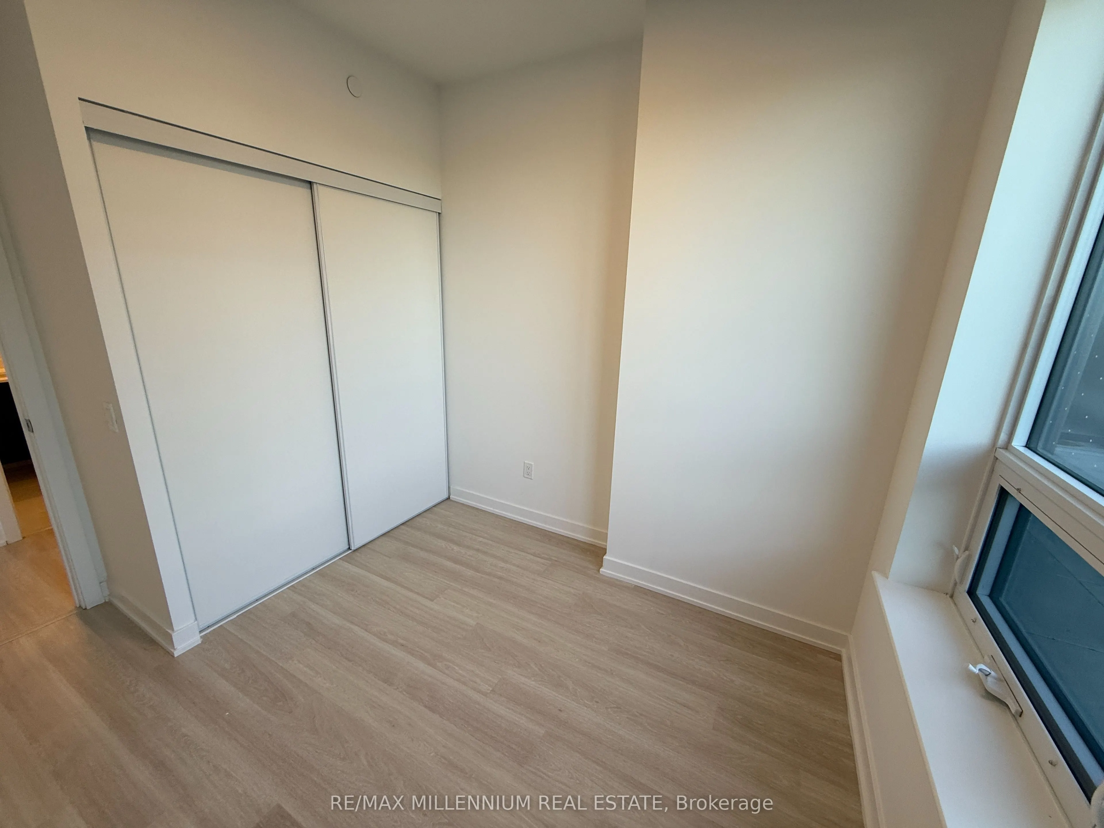 5105 Hurontario Street, #302