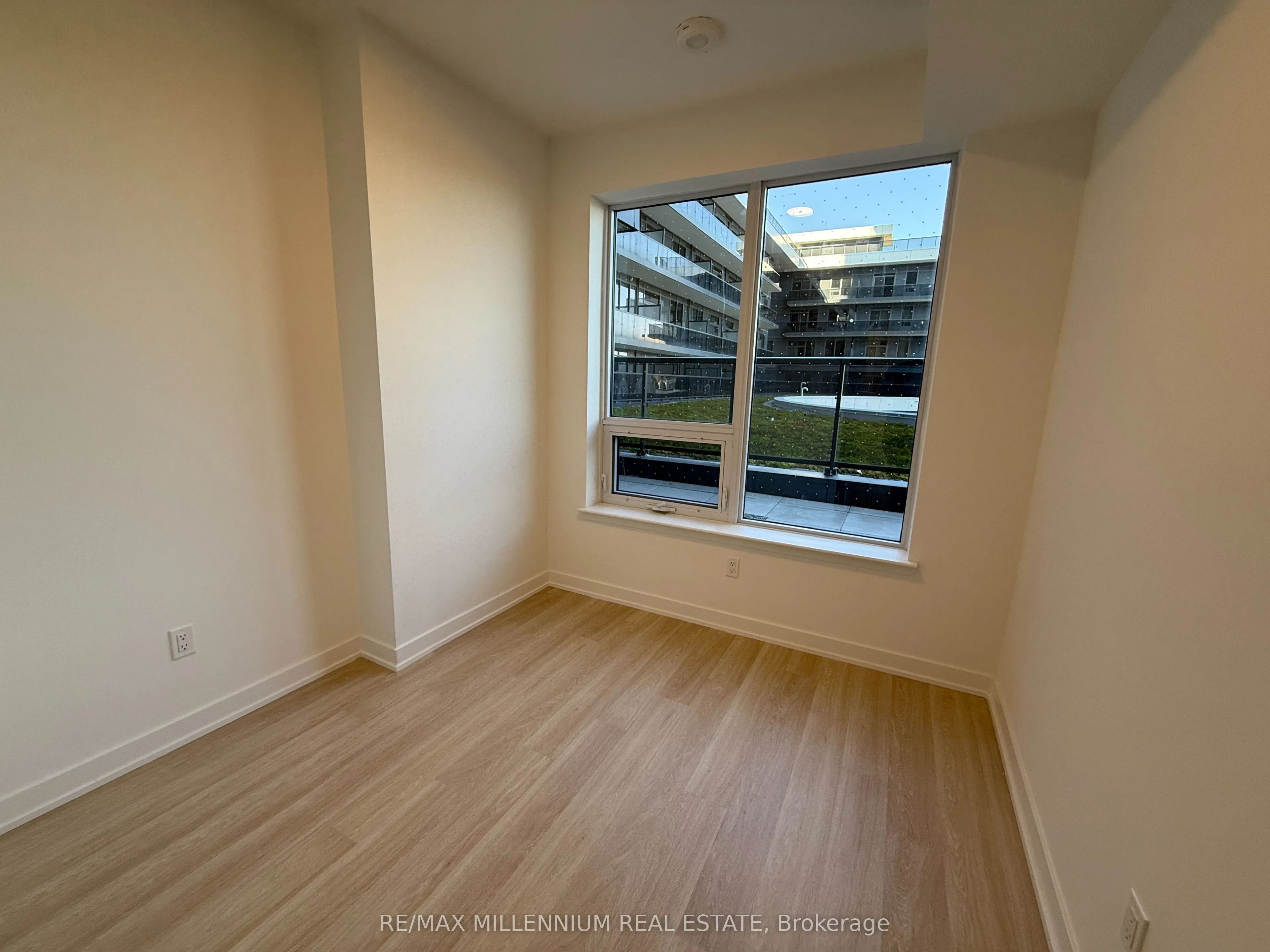 5105 Hurontario Street, #302