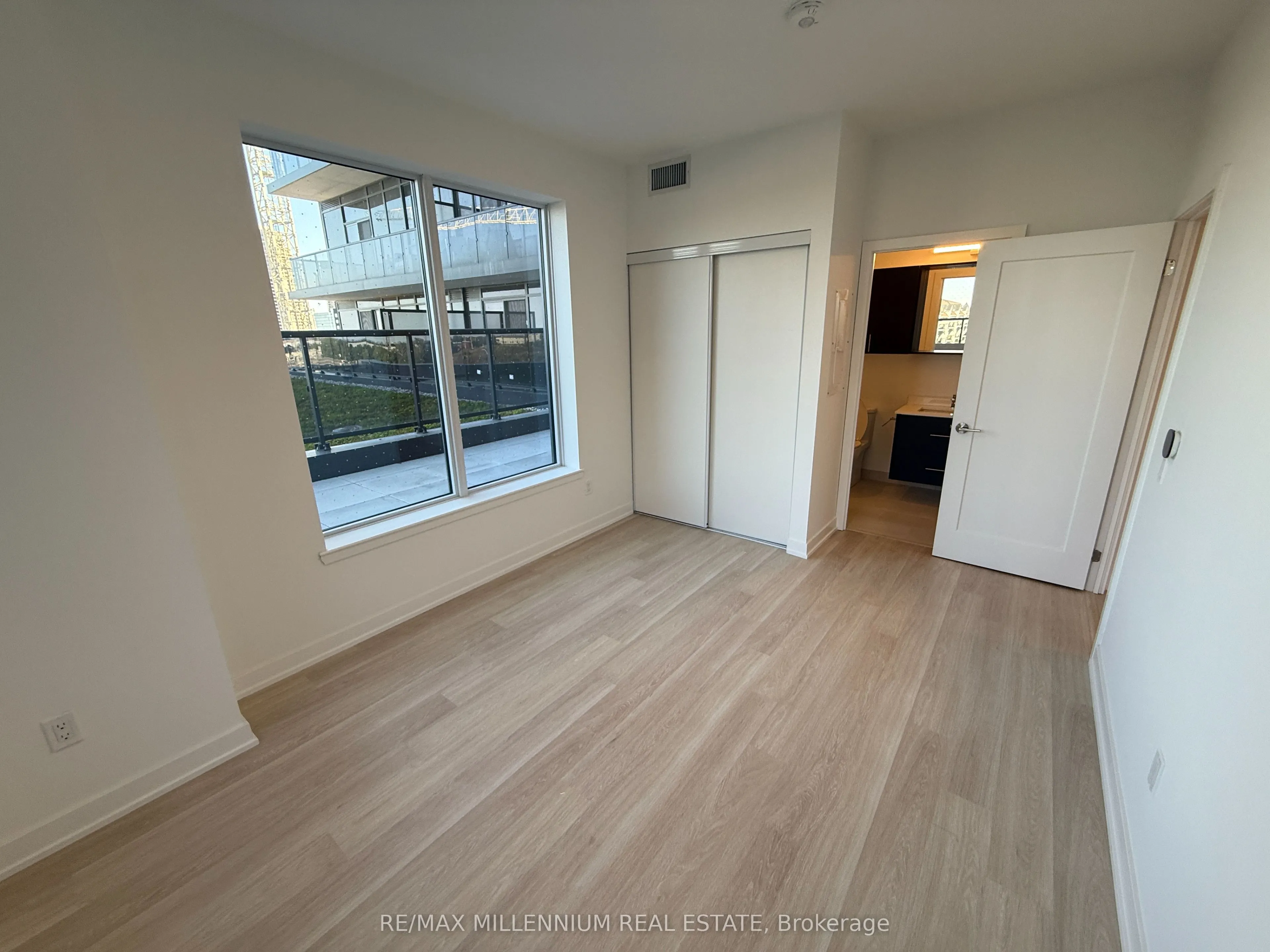 5105 Hurontario Street, #302