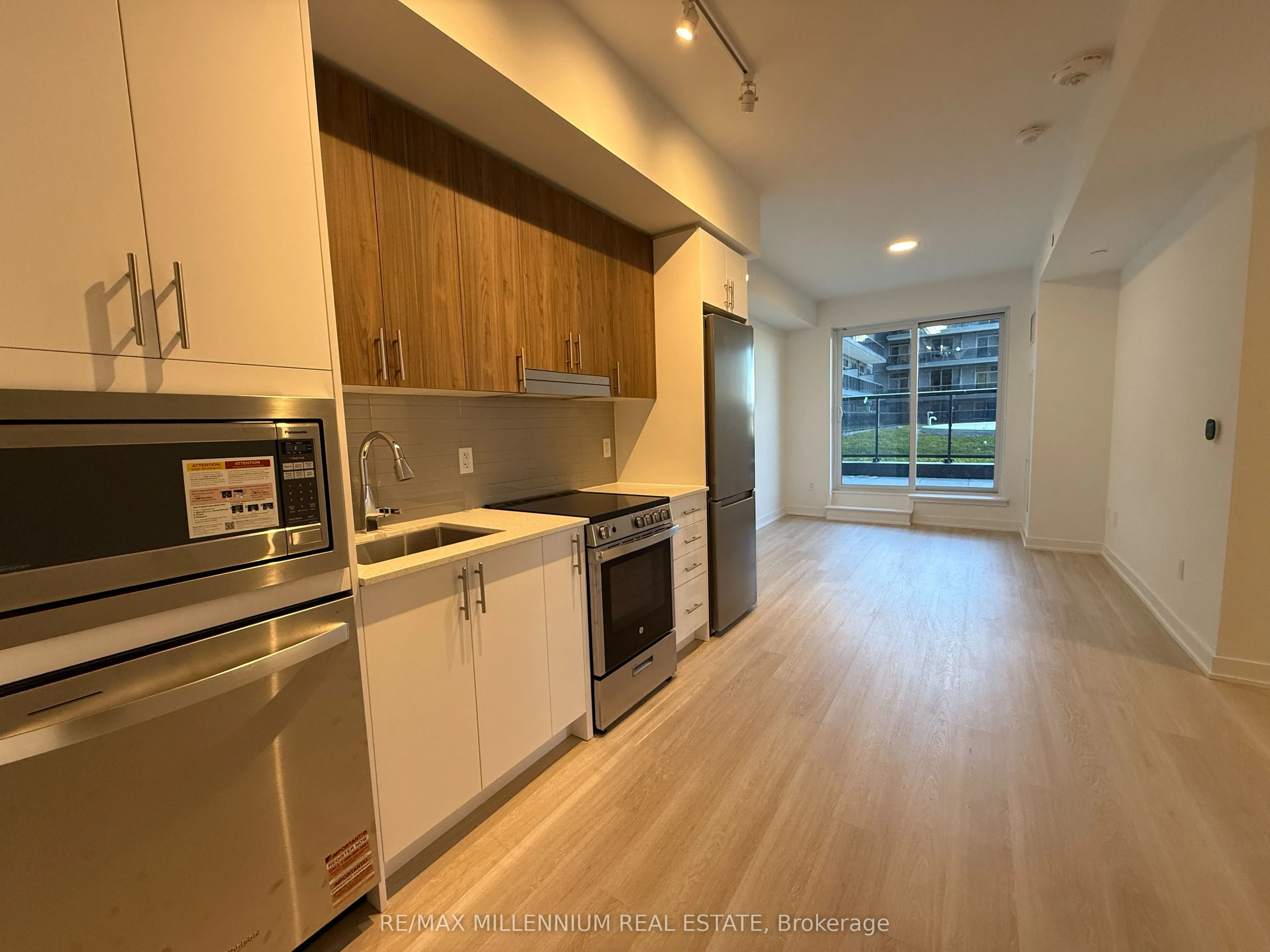 5105 Hurontario Street, #302