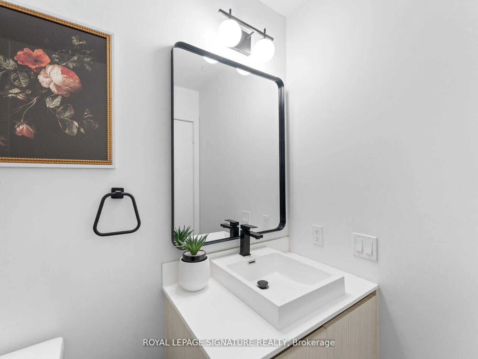 251 Manitoba Street S, #132