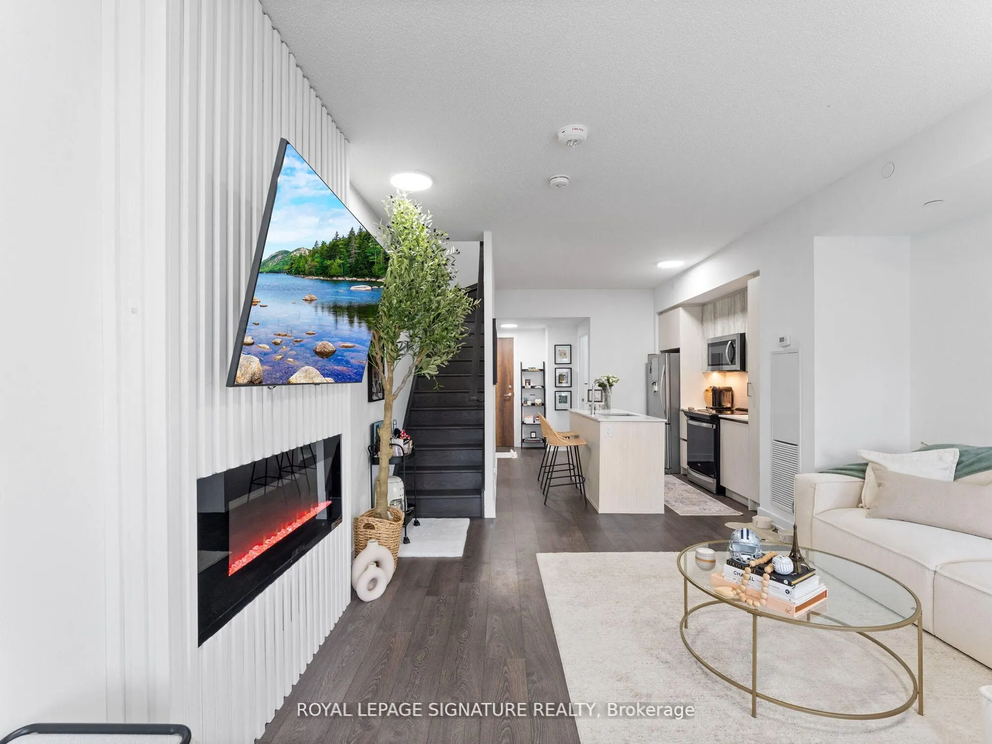 251 Manitoba Street S, #132