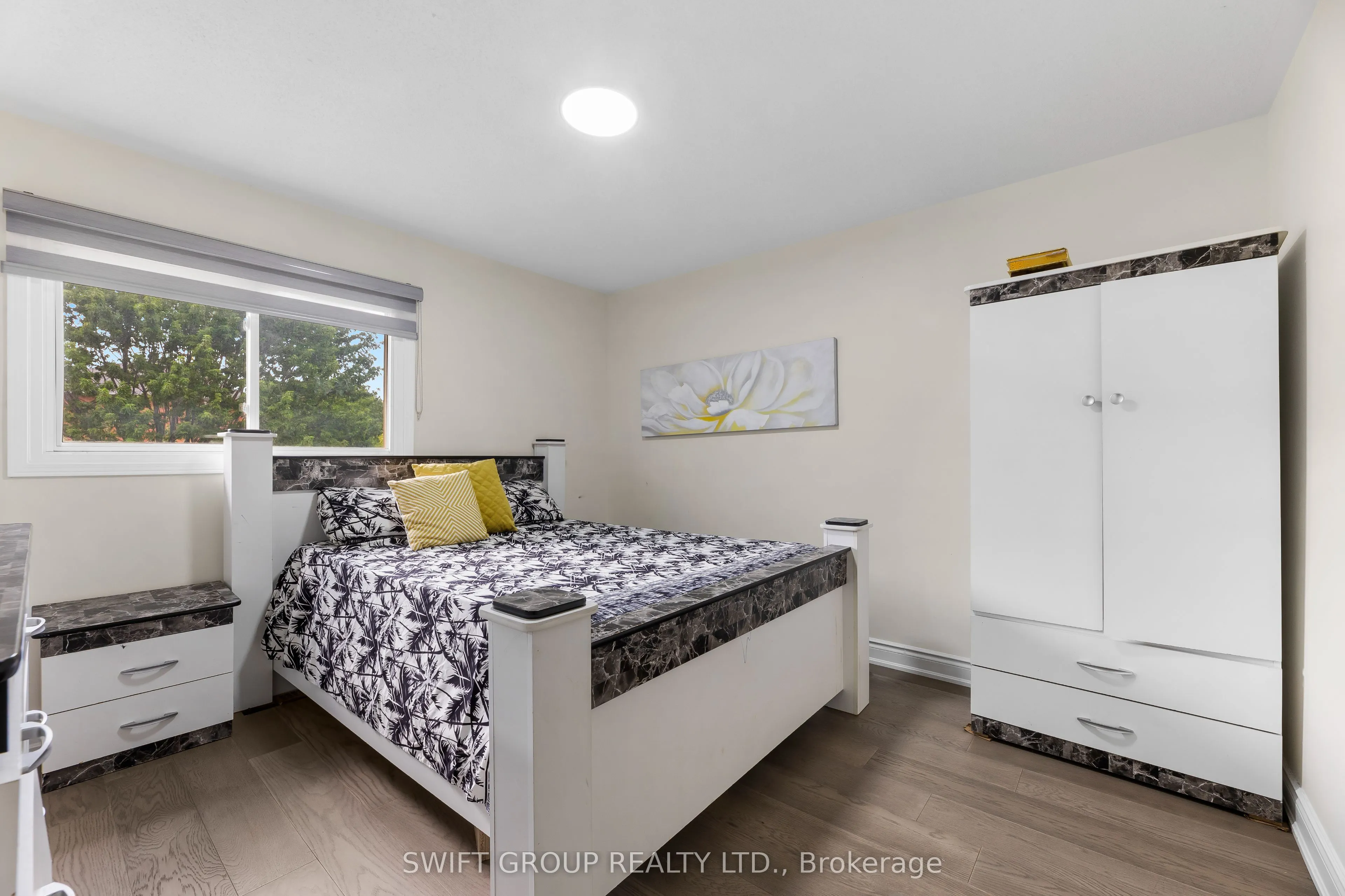 82 Flowertown Avenue