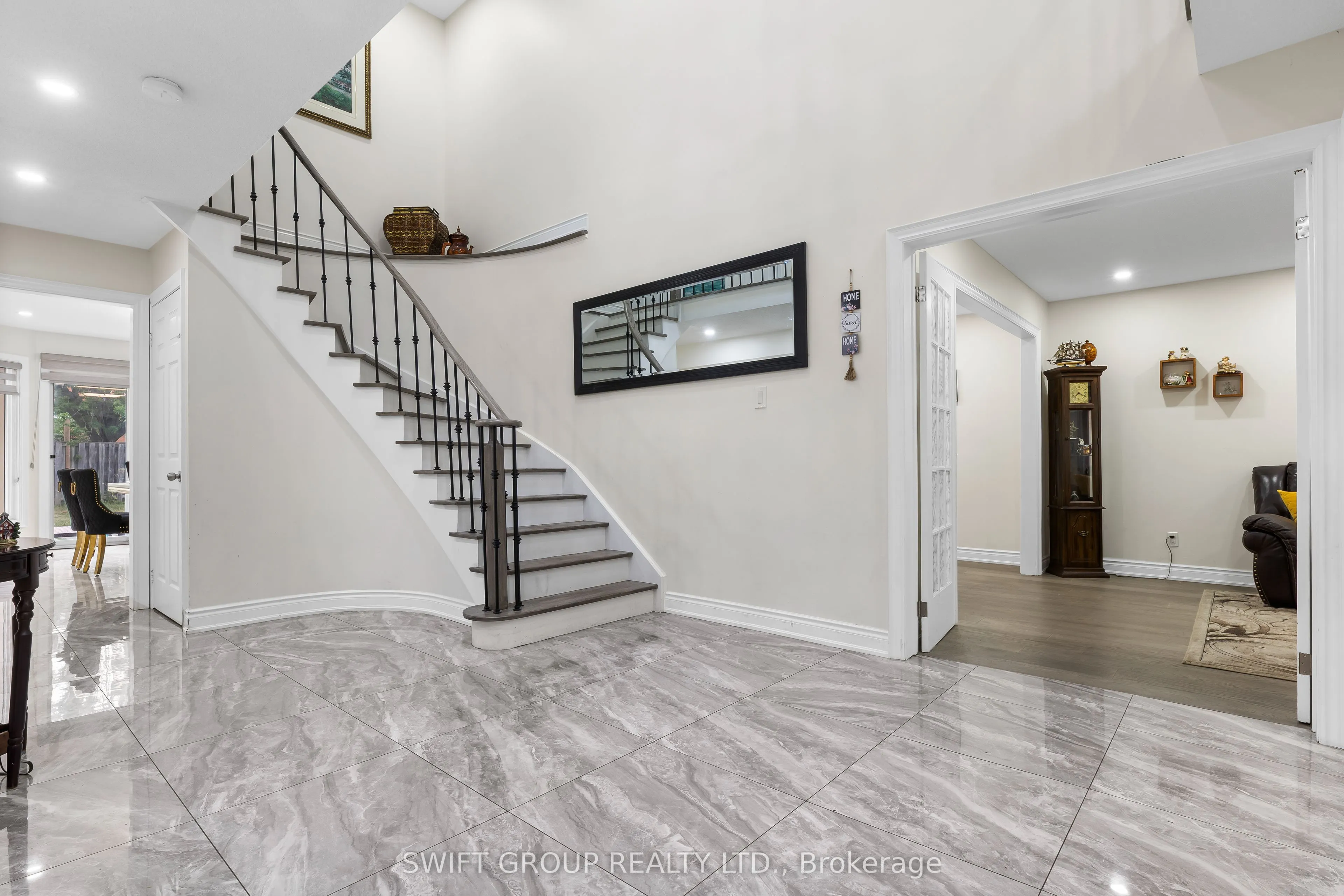 82 Flowertown Avenue